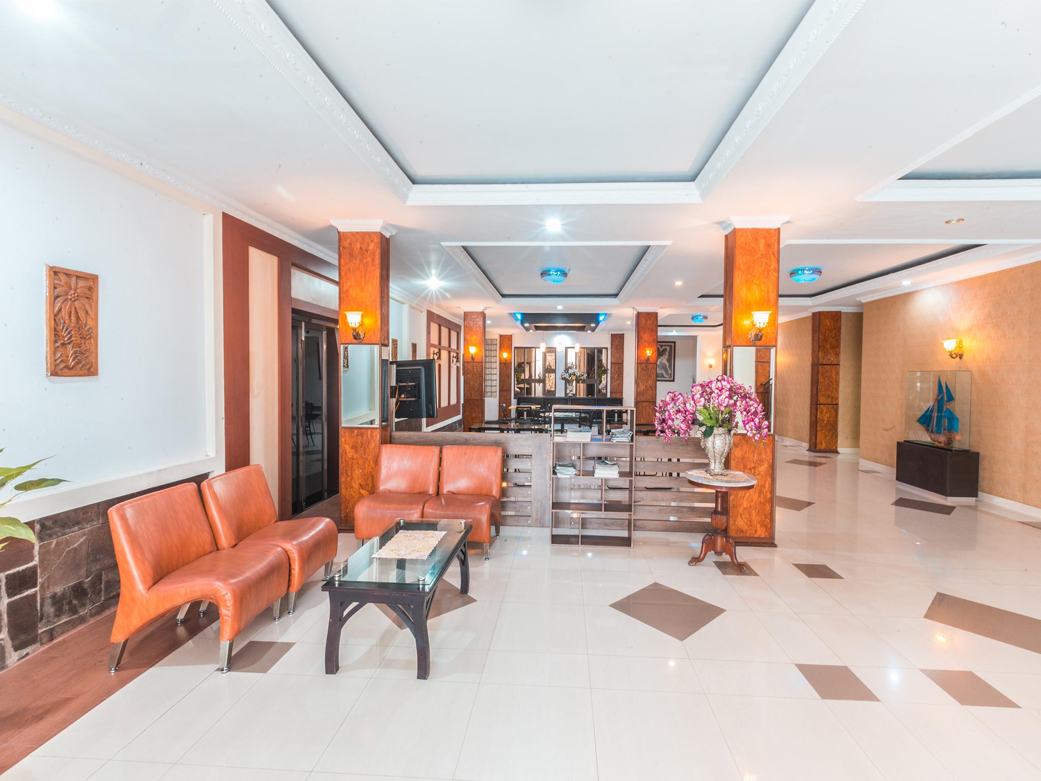 Oyo 1667 Lux Barkah Hotel