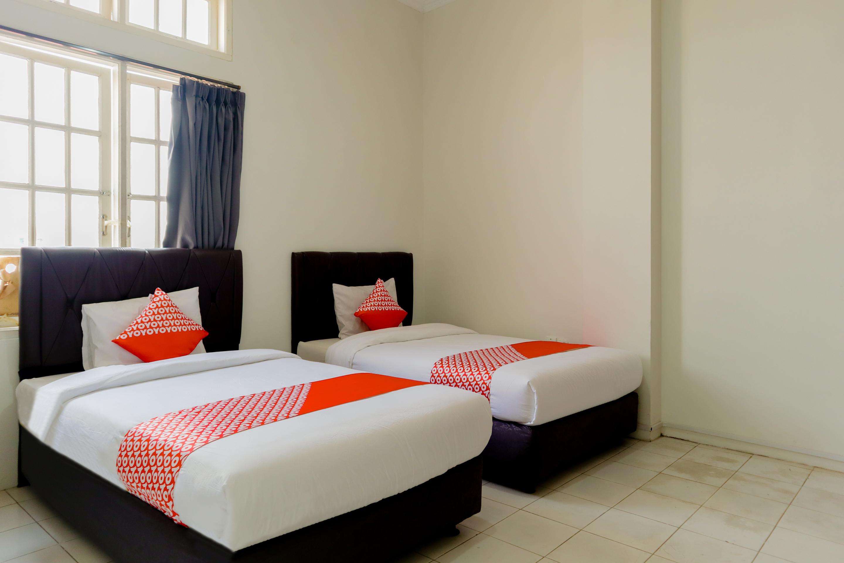 Oyo 1111 Passer Baroe Hotel Jacarta