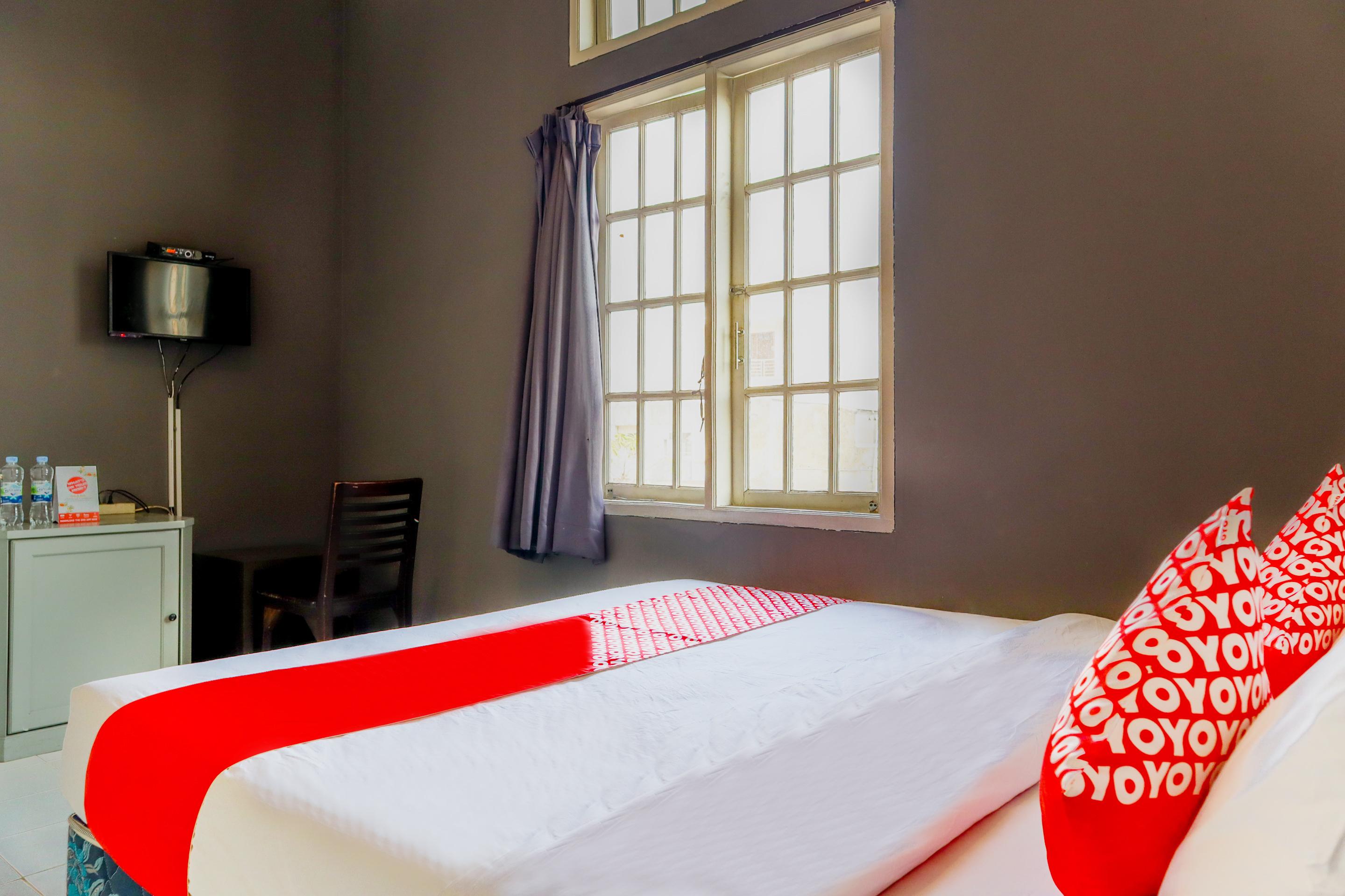 Hotel Oyo 1111 Passer Baroe Jacarta