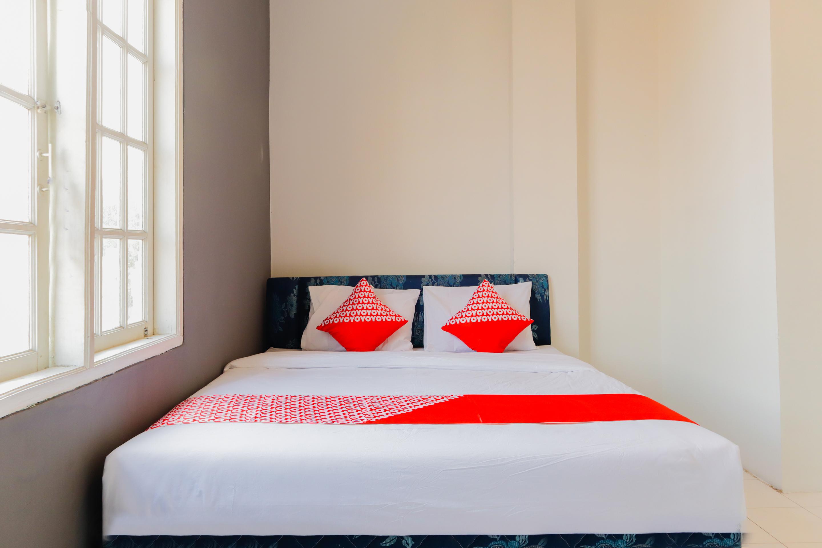 Hotel Oyo 1111 Passer Baroe Jacarta