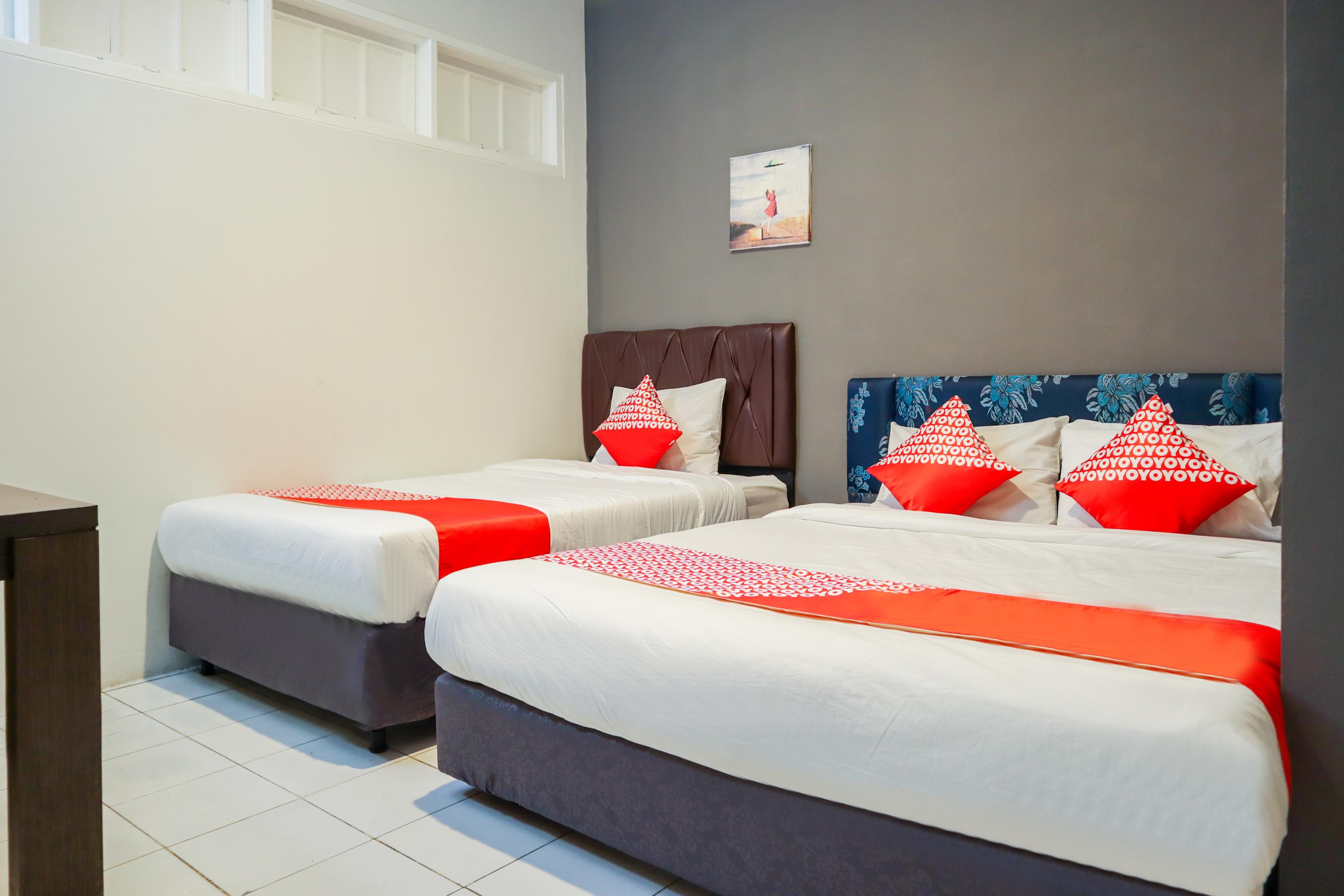 Hotel Oyo 1111 Passer Baroe Jacarta