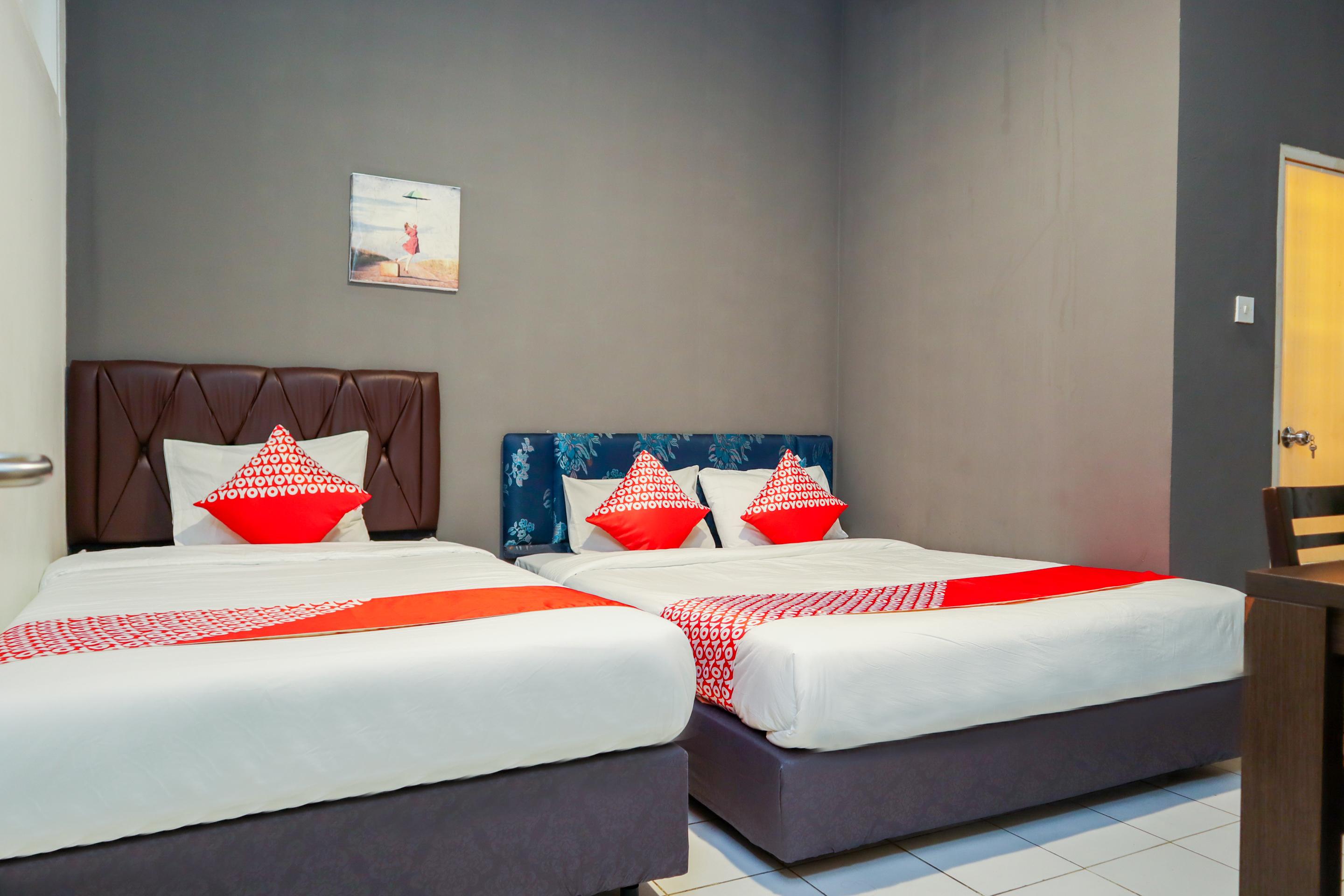 Hotel Oyo 1111 Passer Baroe Jacarta