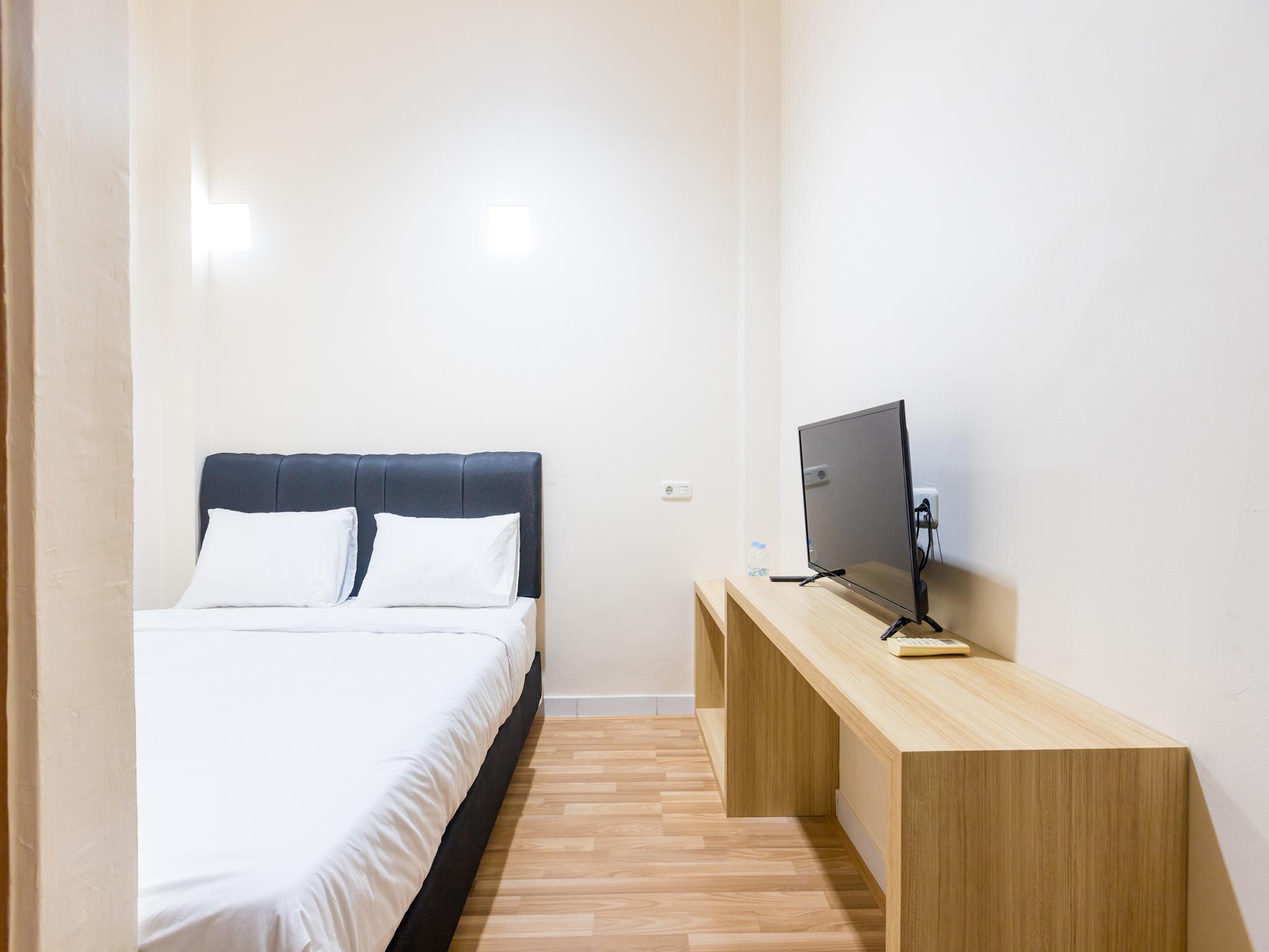 Urbanview 446 Tanjung Duren Hotel 3*