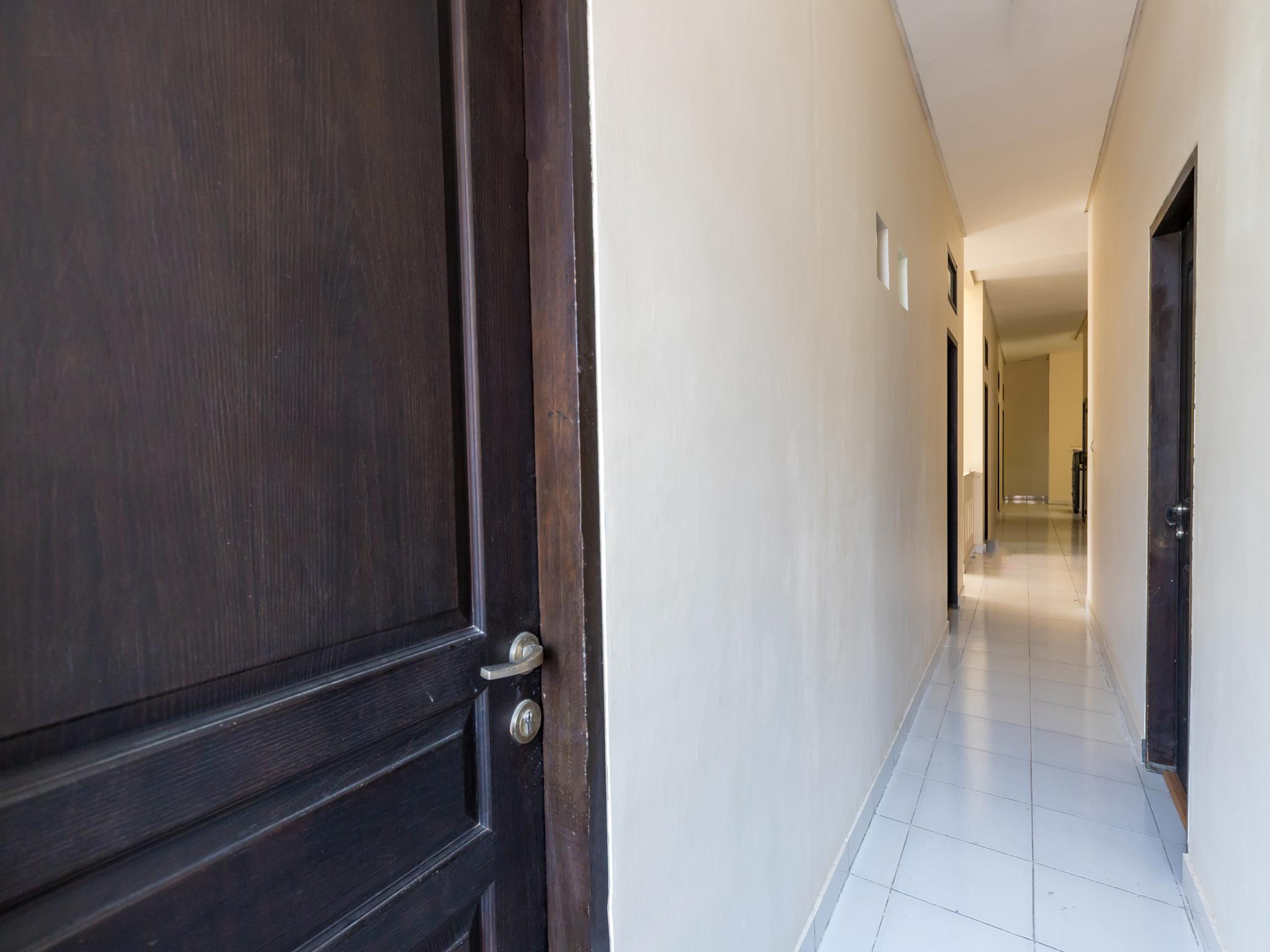 Urbanview 446 Tanjung Duren Jakarta