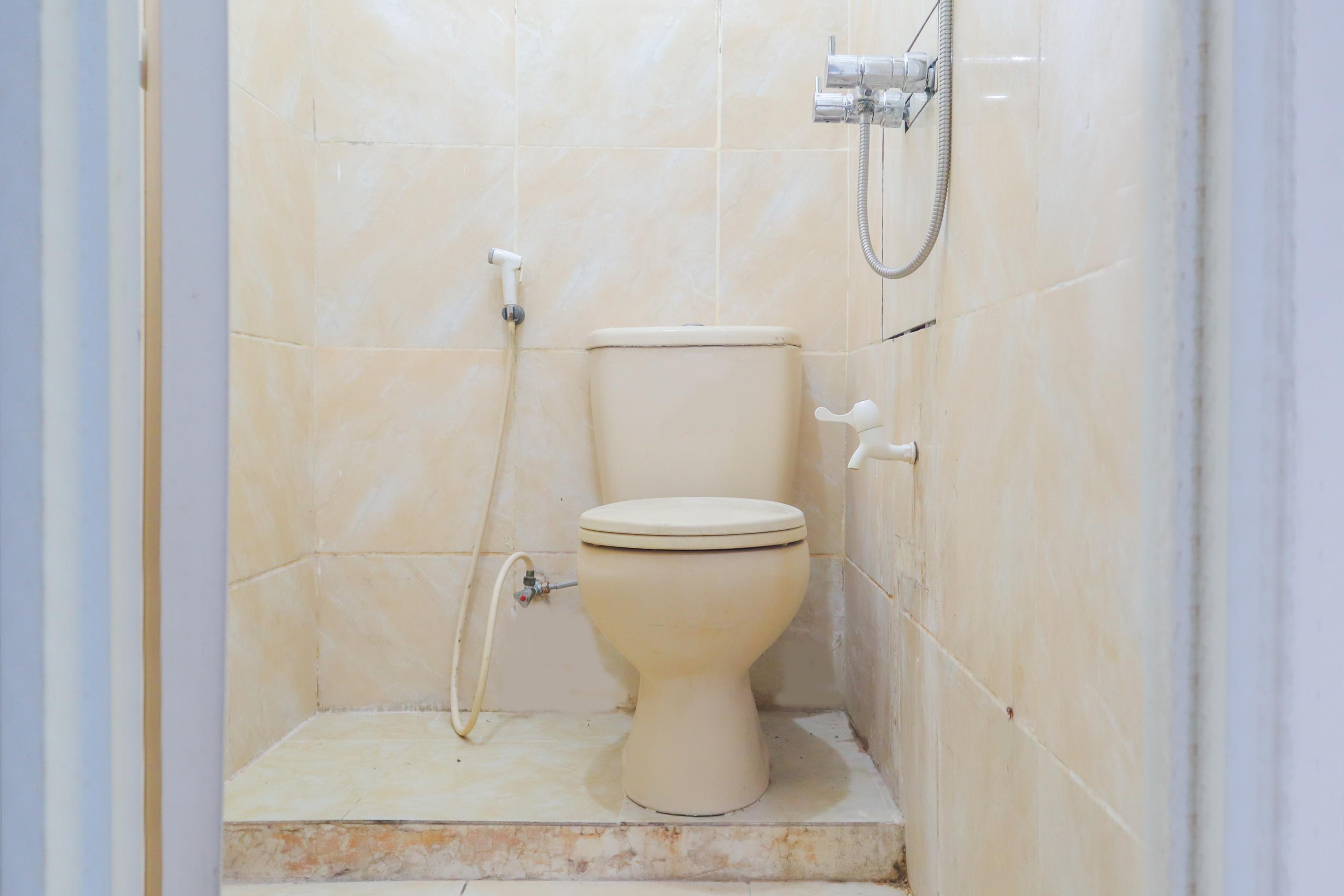 Oyo 2547 Assirot Khách sạn 2*