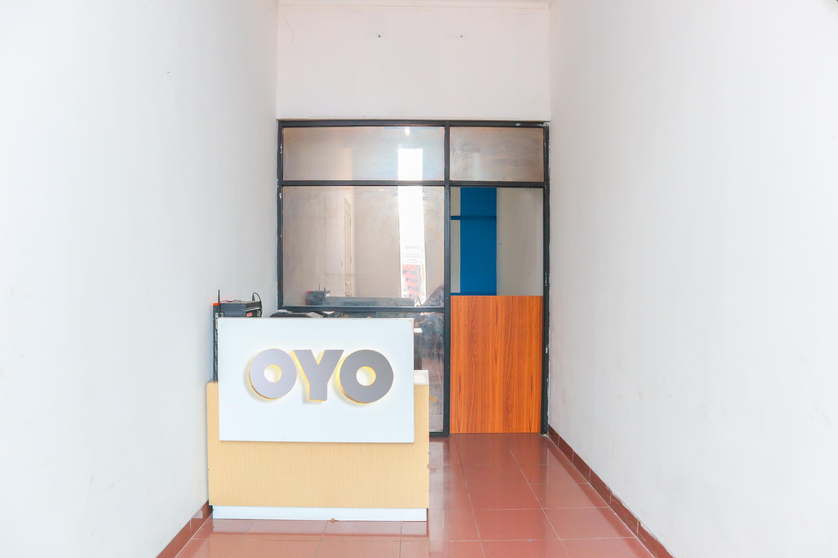 Khách sạn Oyo 2547 Assirot Jakarta