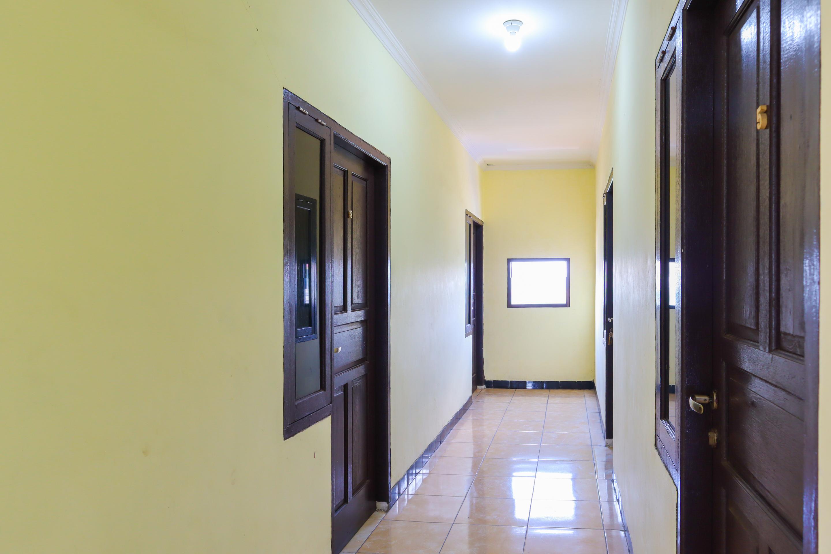 Oyo 2547 Assirot Jakarta