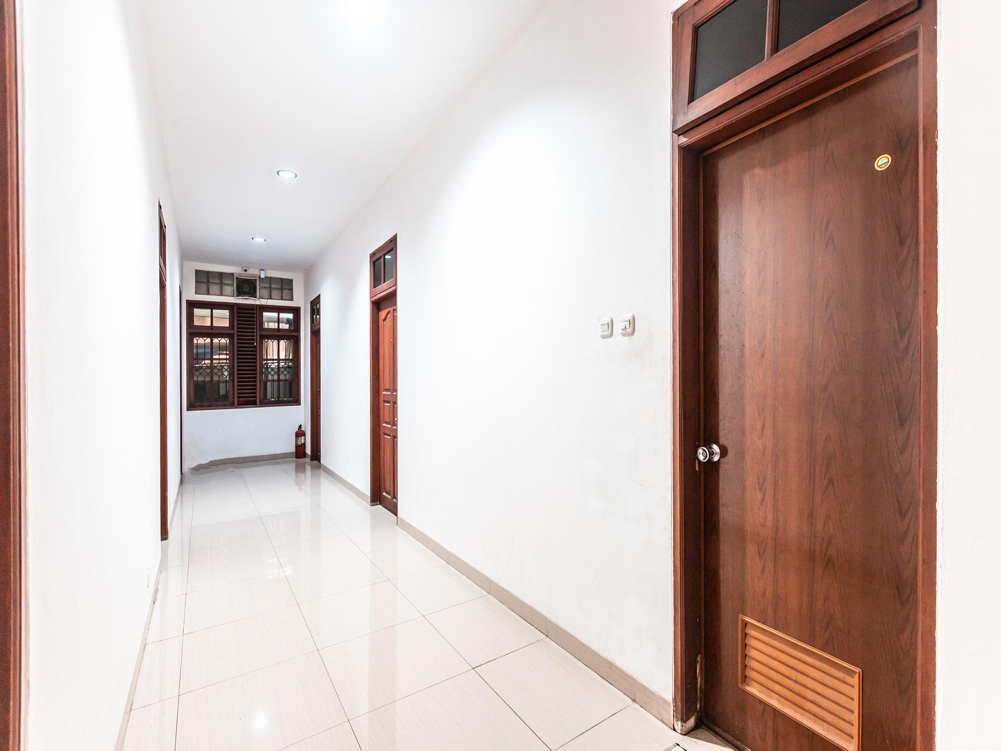 Oyo 1990 Kost Kuningan Executive Boading House Setiabudi 3* Jacarta