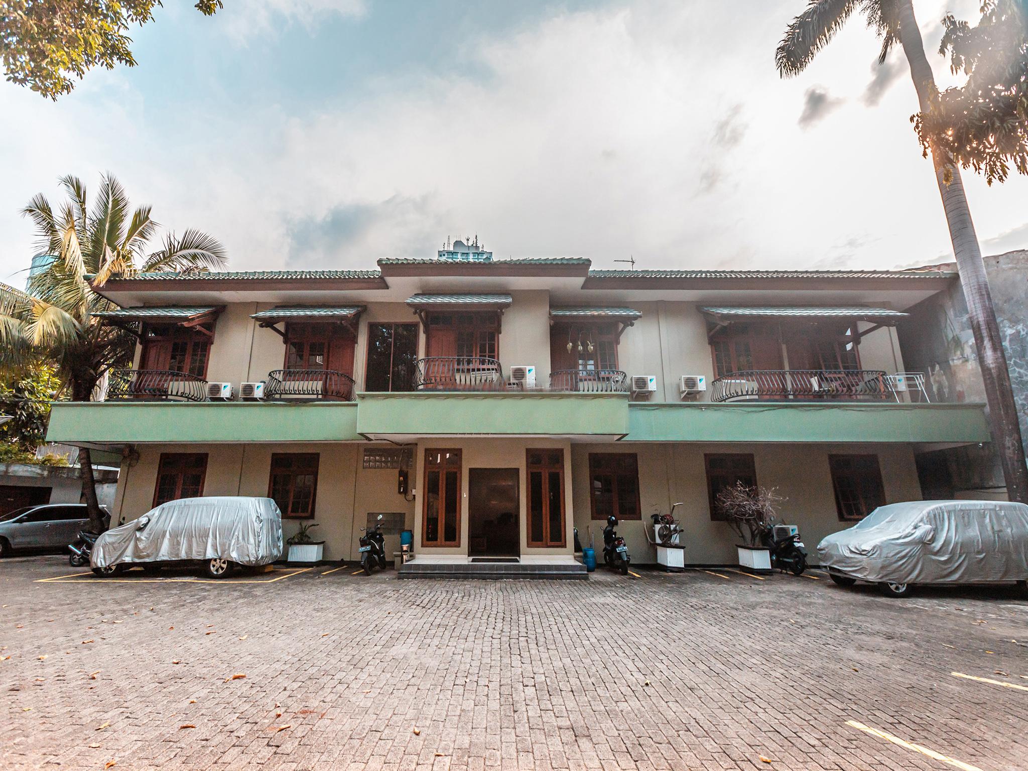 Hotel Oyo 1990 Kost Kuningan Executive Boading House Setiabudi 3*