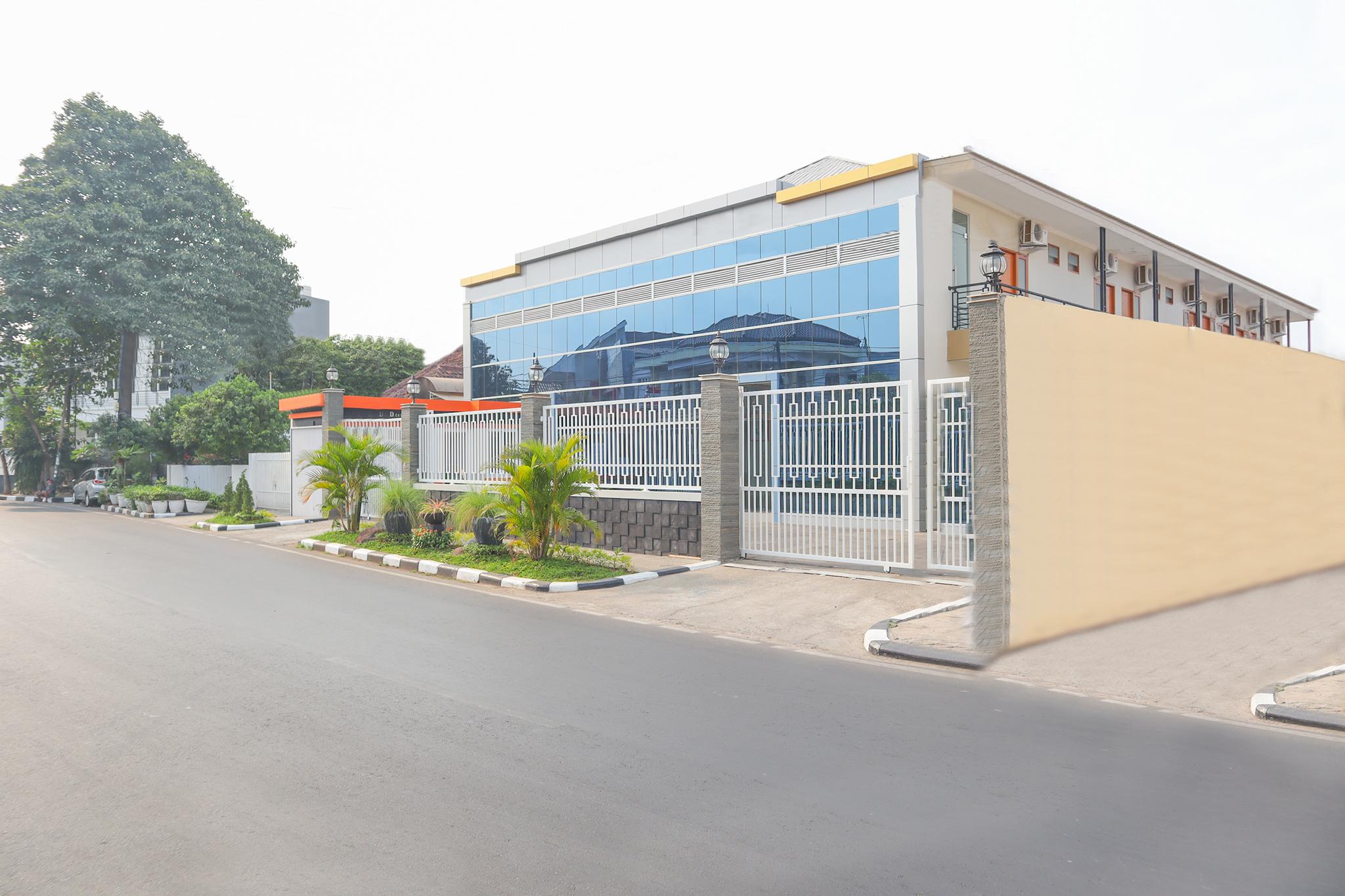 Dpaseban Mitra Reddoorz 2* Jakarta