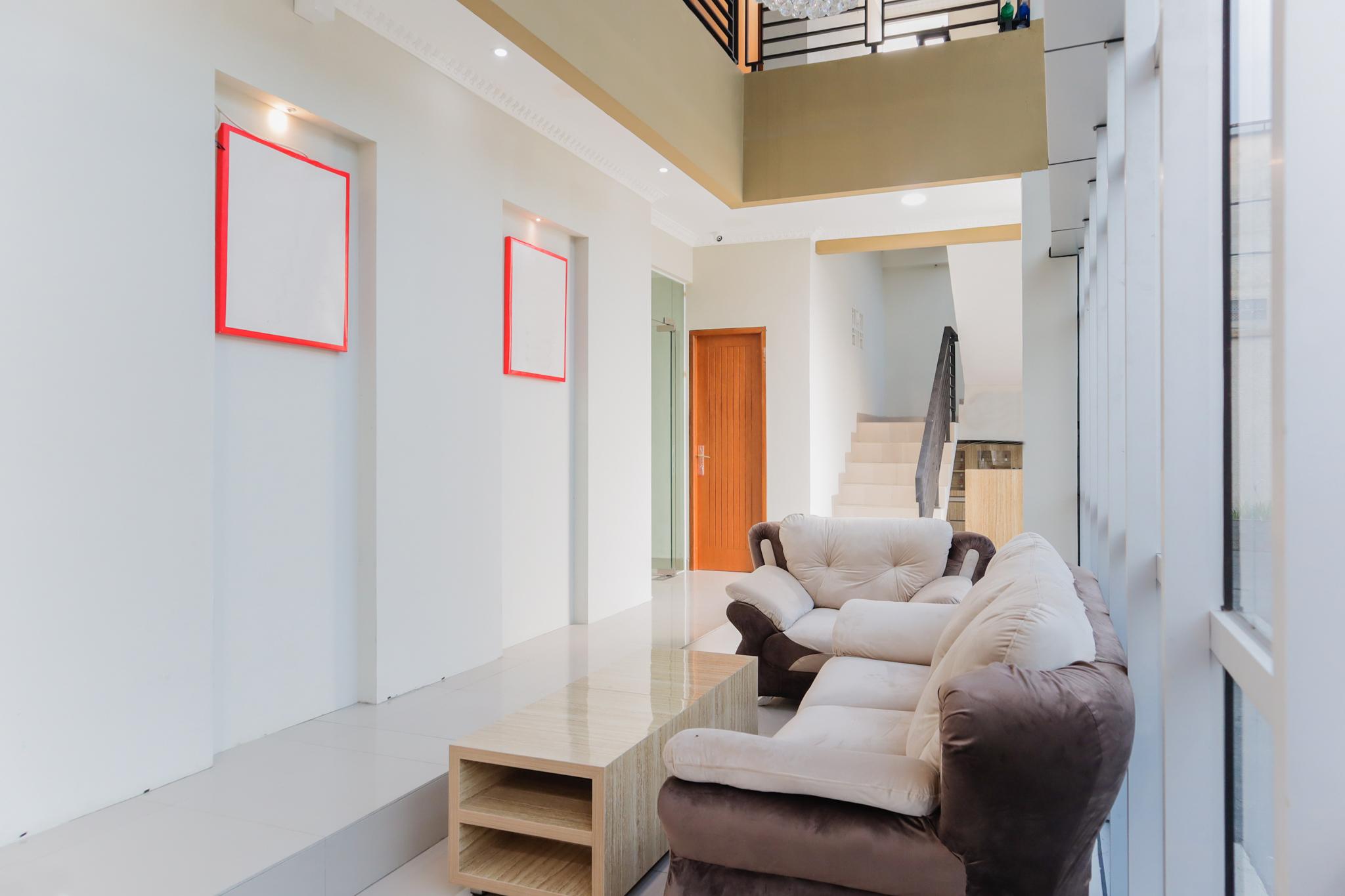 Hotel Dpaseban Mitra Reddoorz