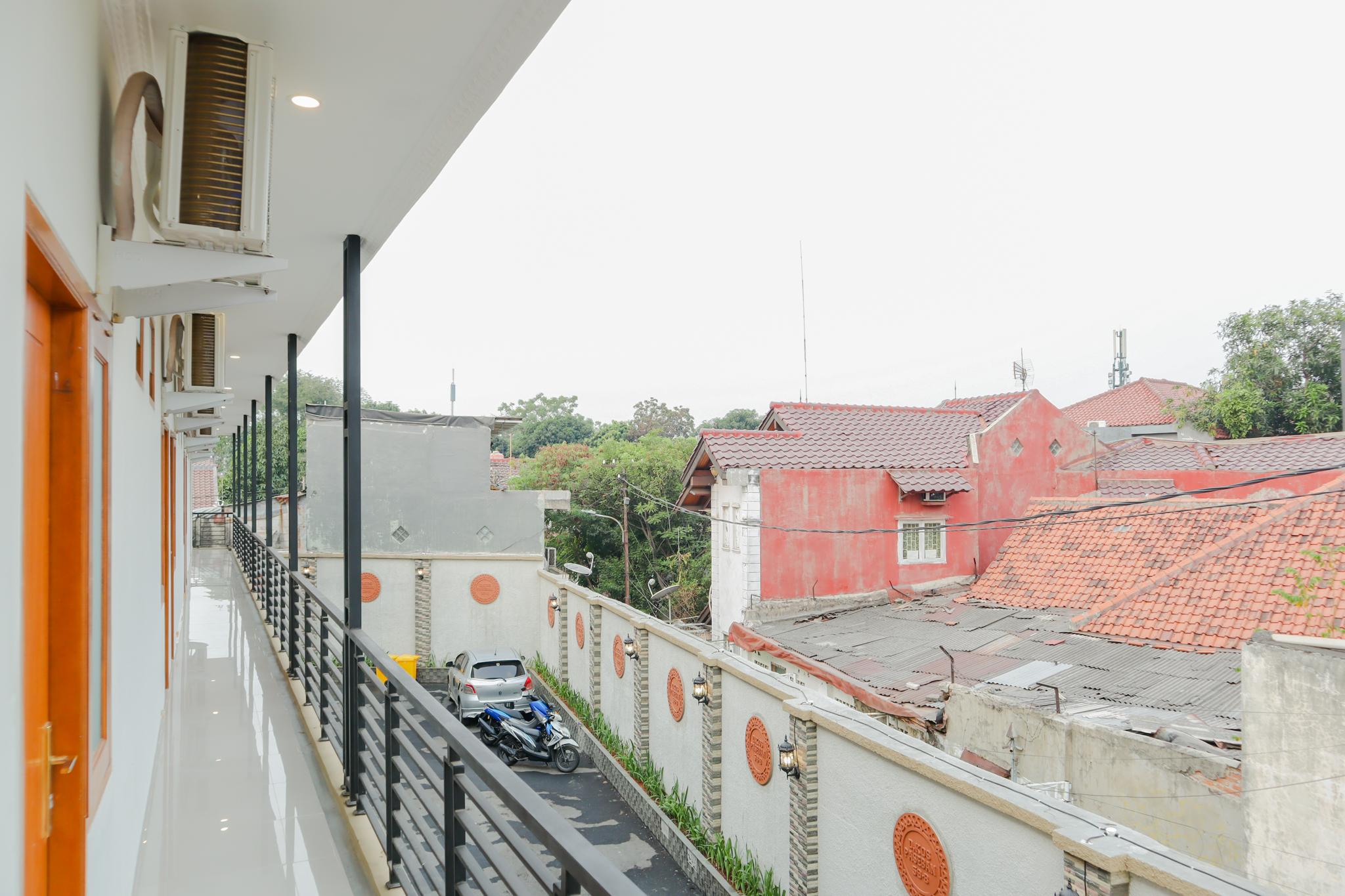Dpaseban Mitra Reddoorz 2* Jakarta