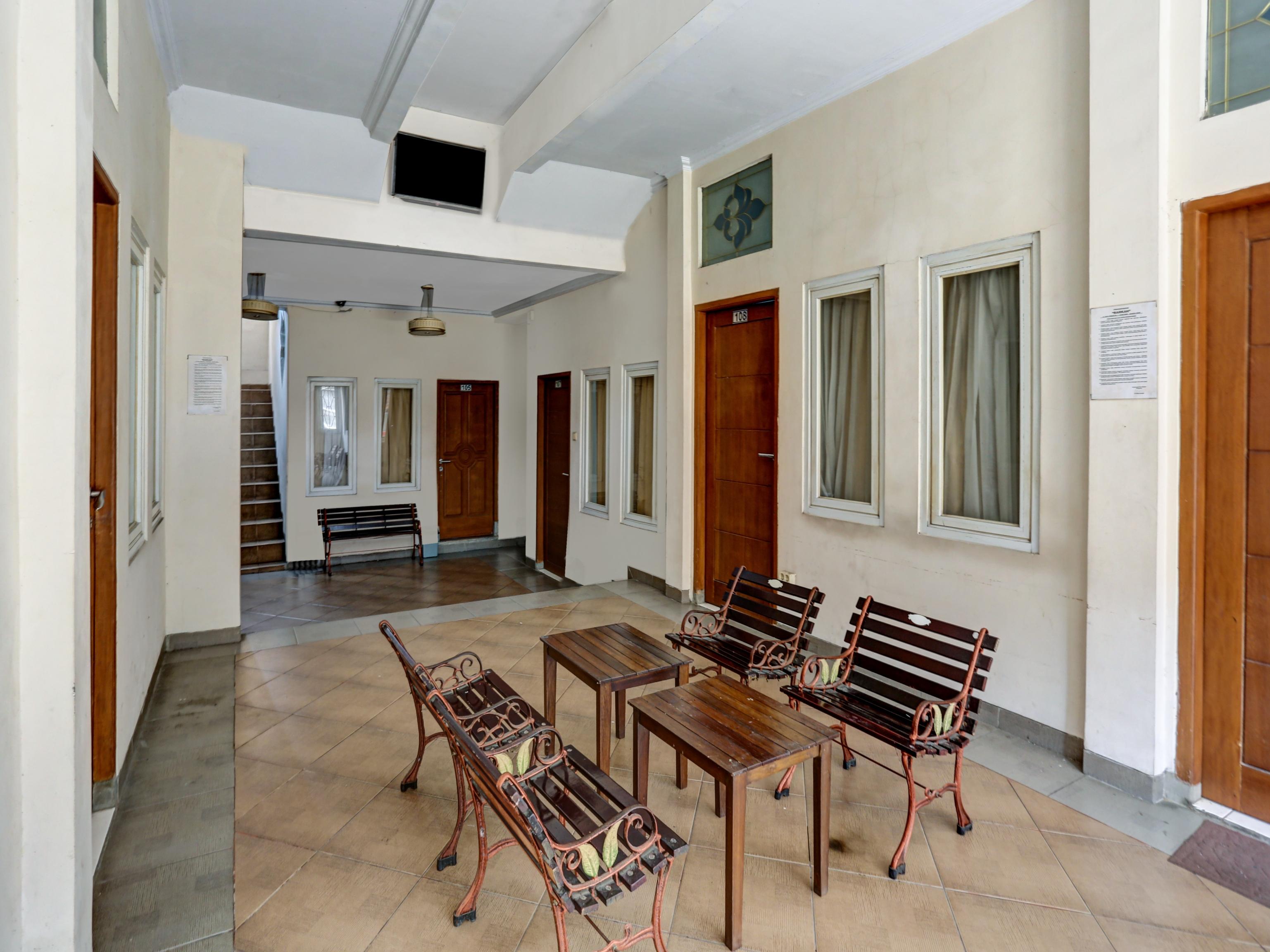 Hotel Oyo 90068 Exclusive Barkah Syariah Jakarta