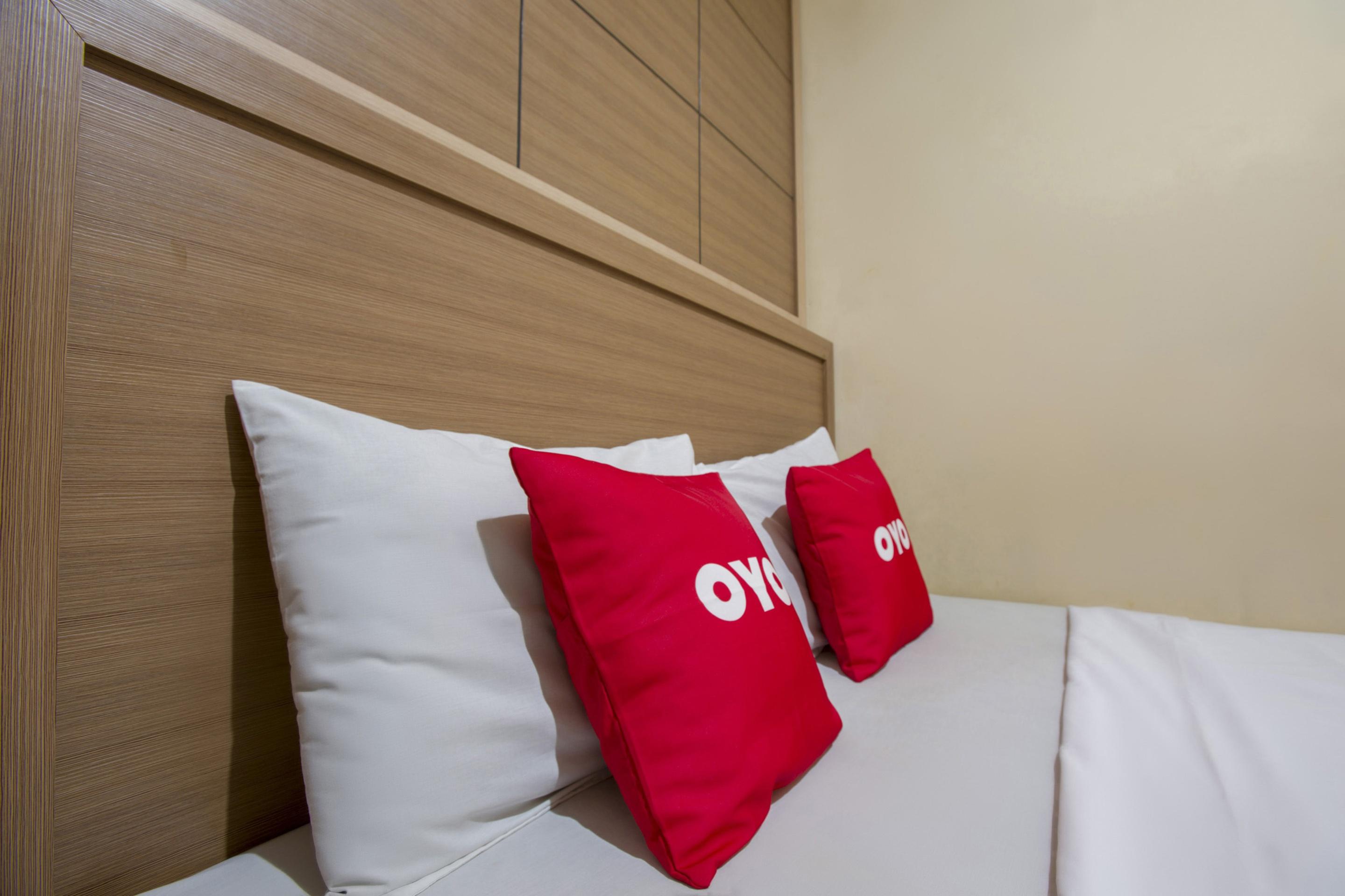 Oyo 3755 Sweet Hotel 2*