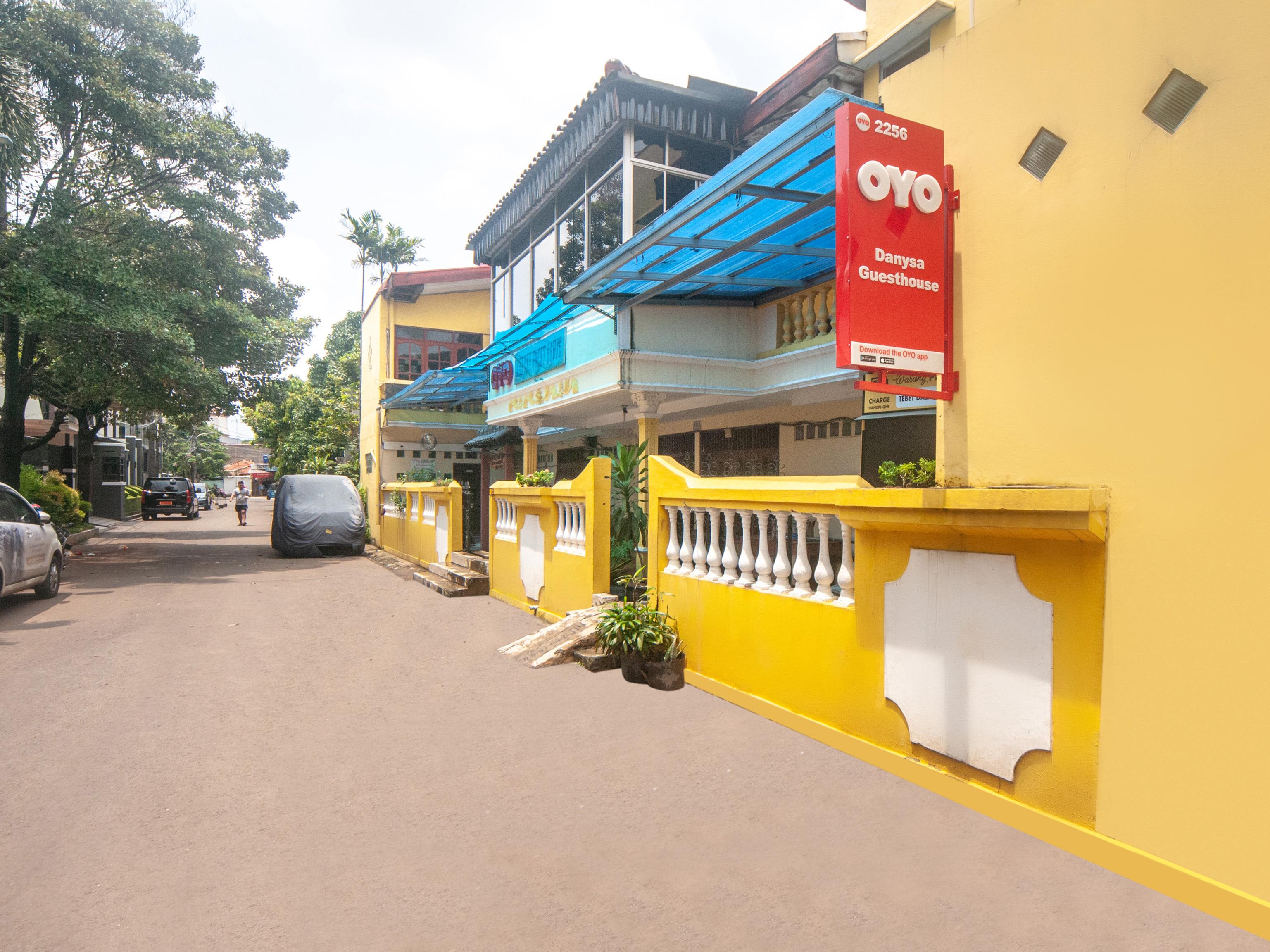 Oyo 2256 Danysa Hotel Jakarta