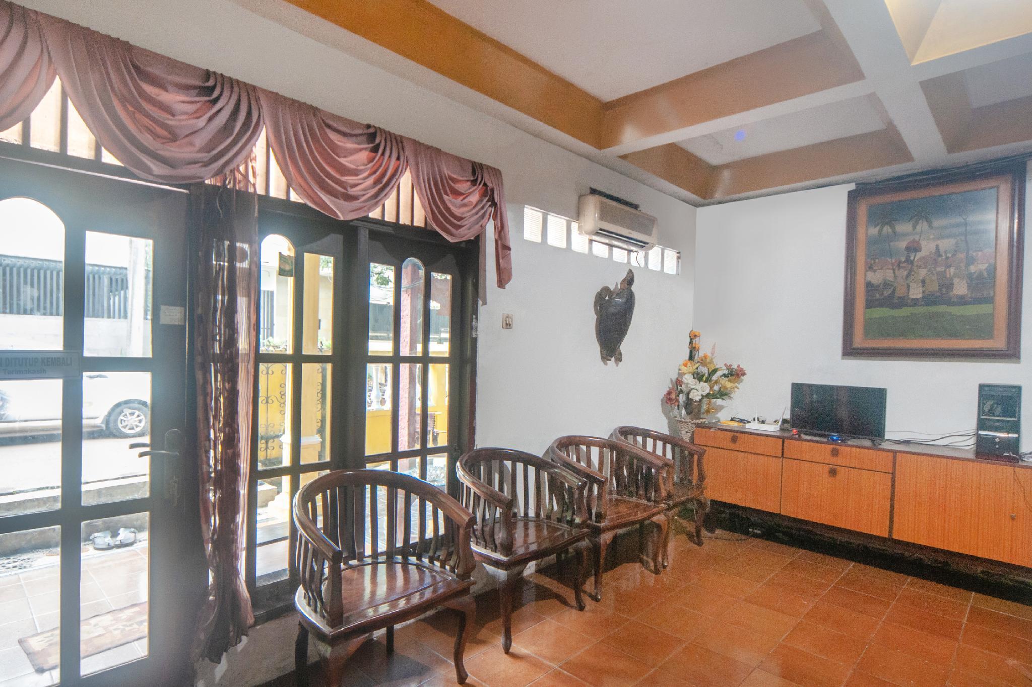 Oyo 2256 Danysa Jakarta