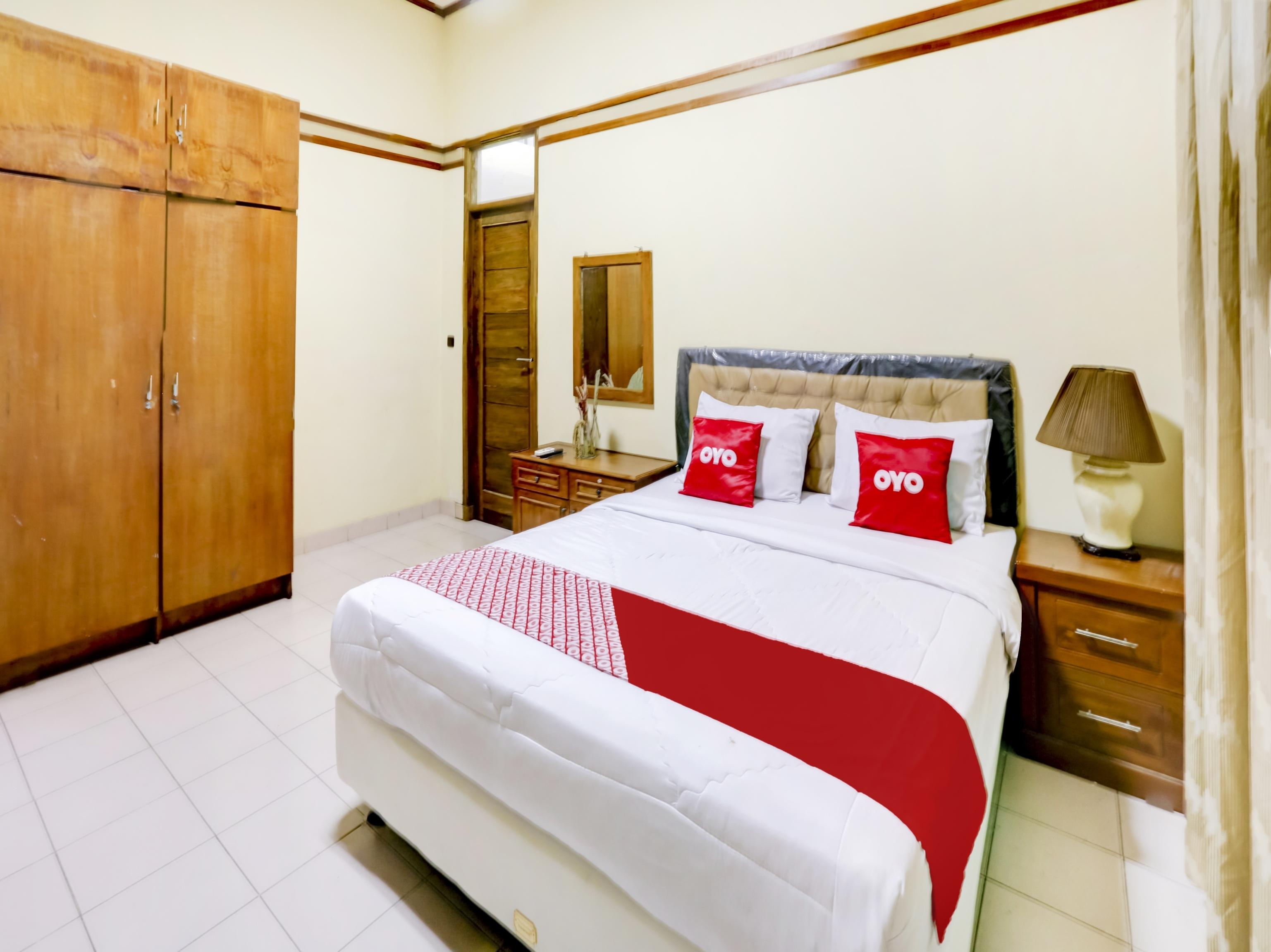 Hotel Oyo 90066 Tobana Pejaten House