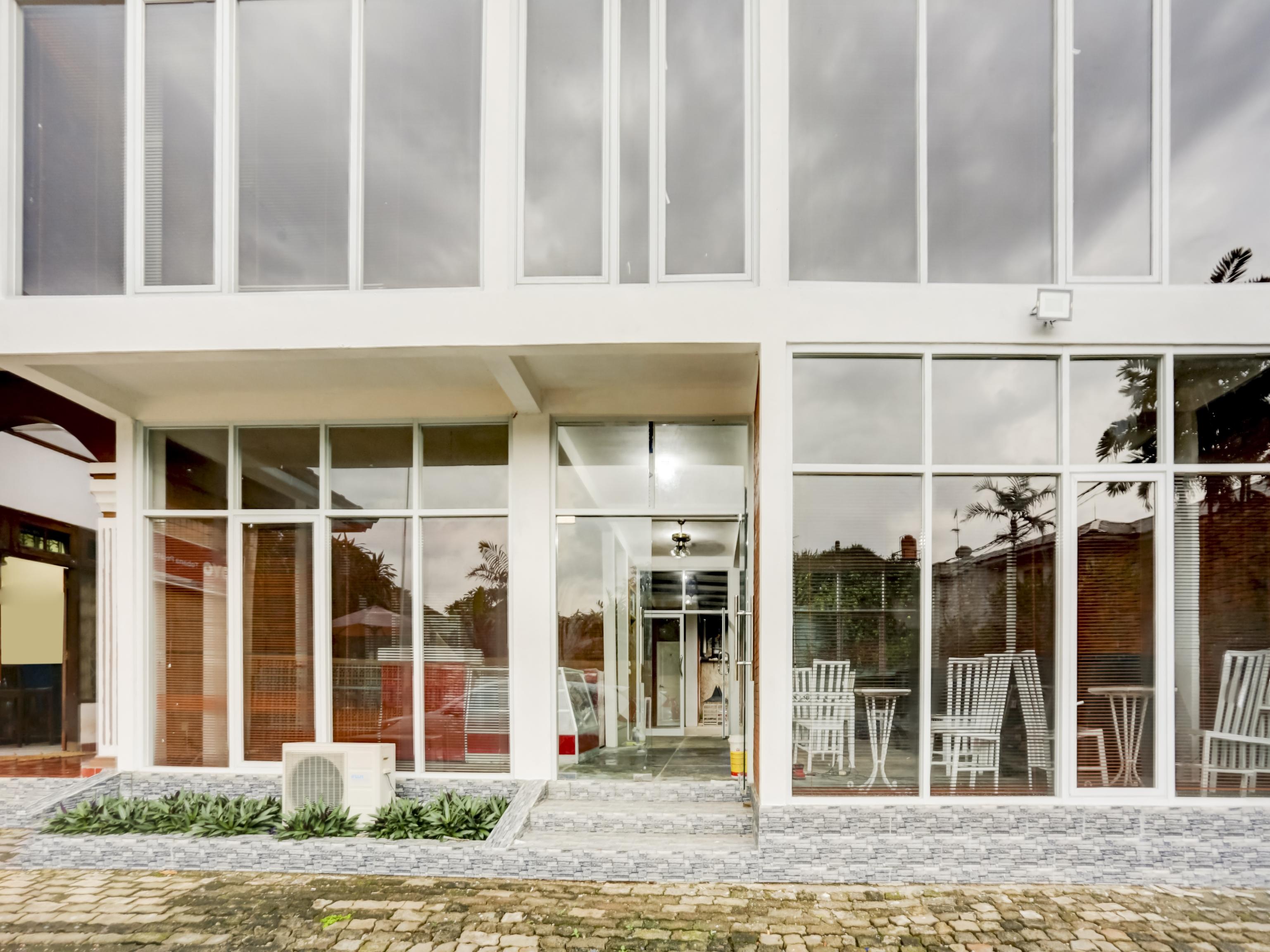 Oyo 90066 Tobana Pejaten House 3*