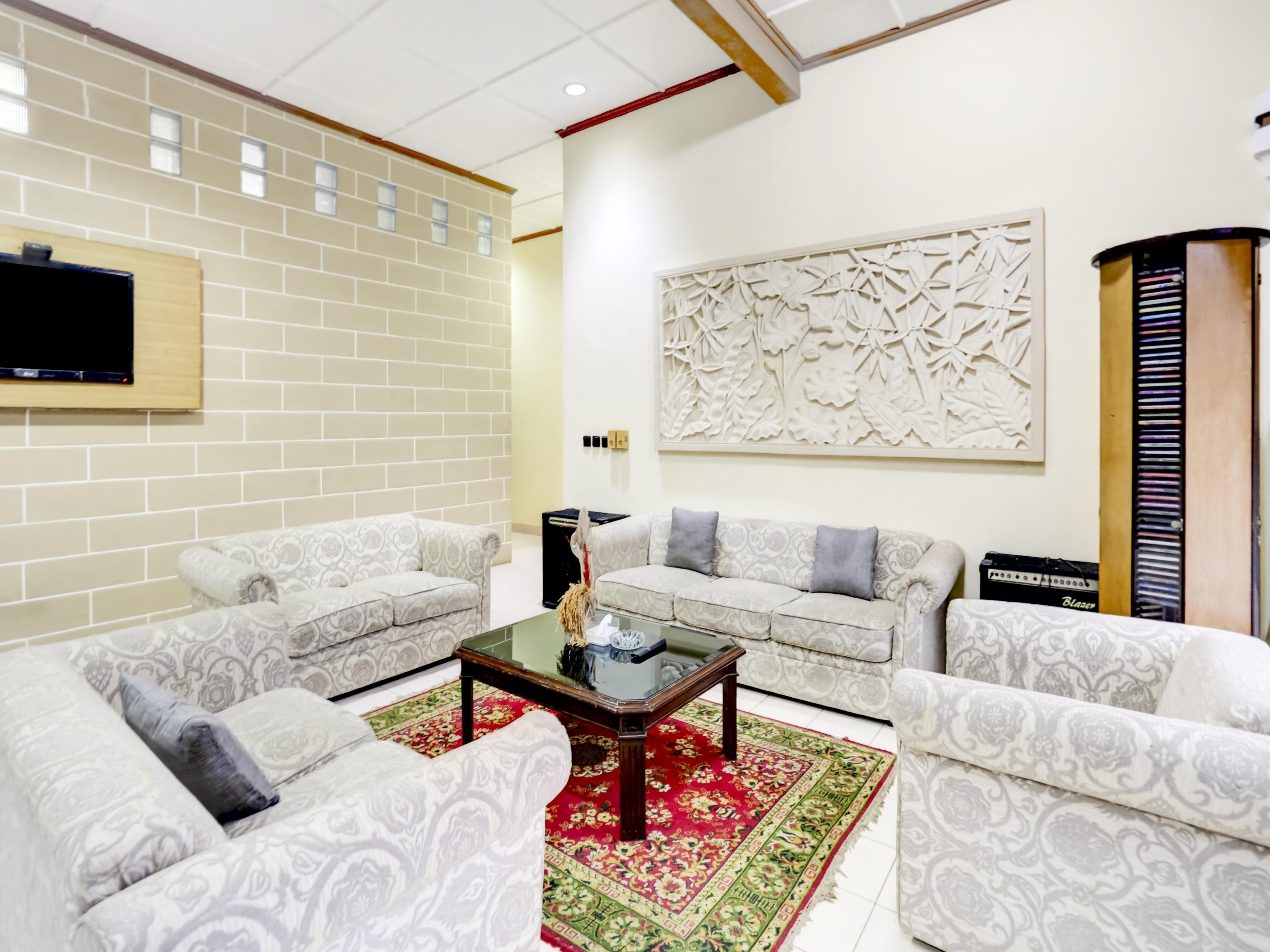 Oyo 90066 Tobana Pejaten House Hotel Jacarta