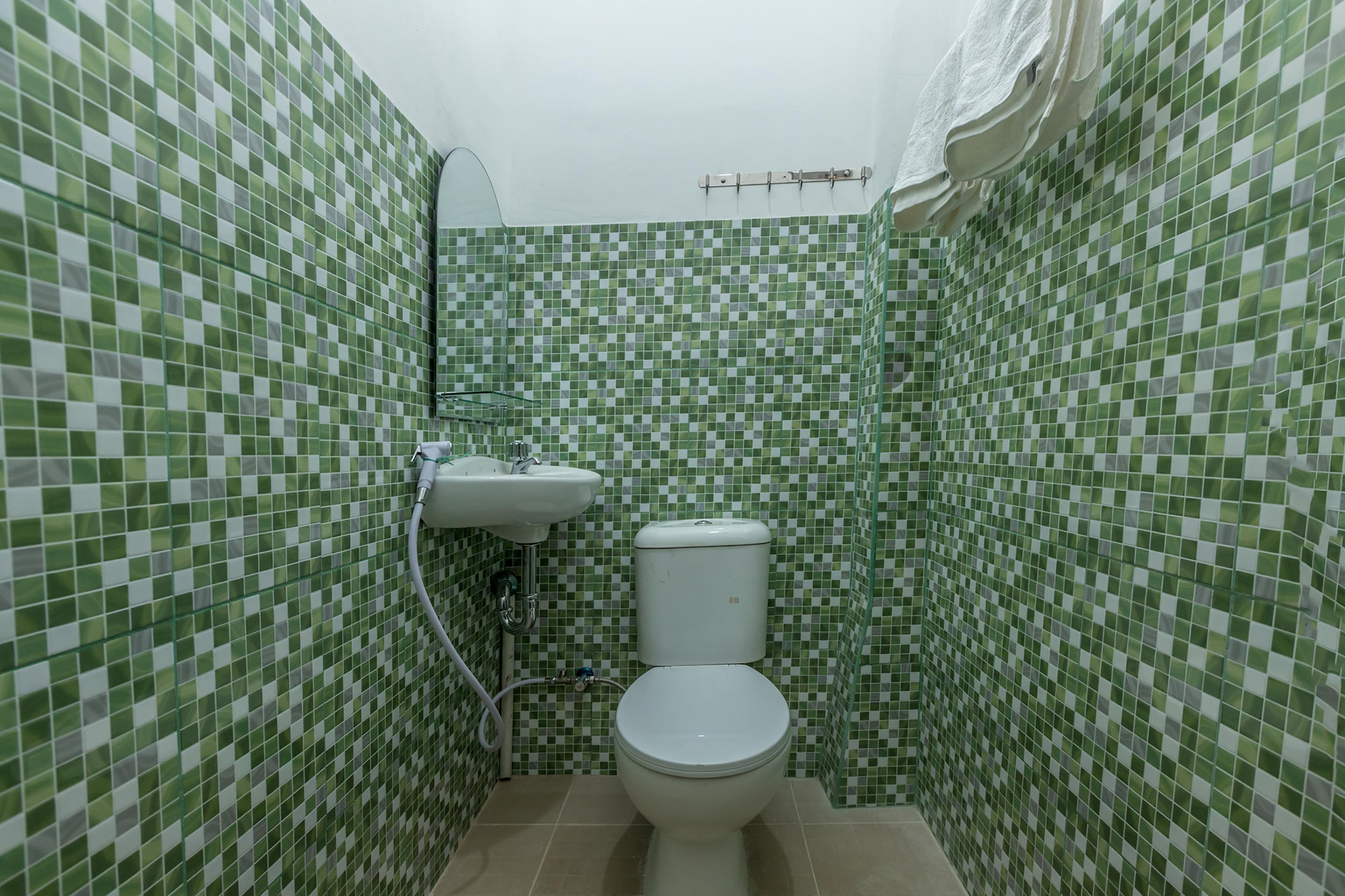 Hotel Super Oyo 1487 Khoe Jakarta