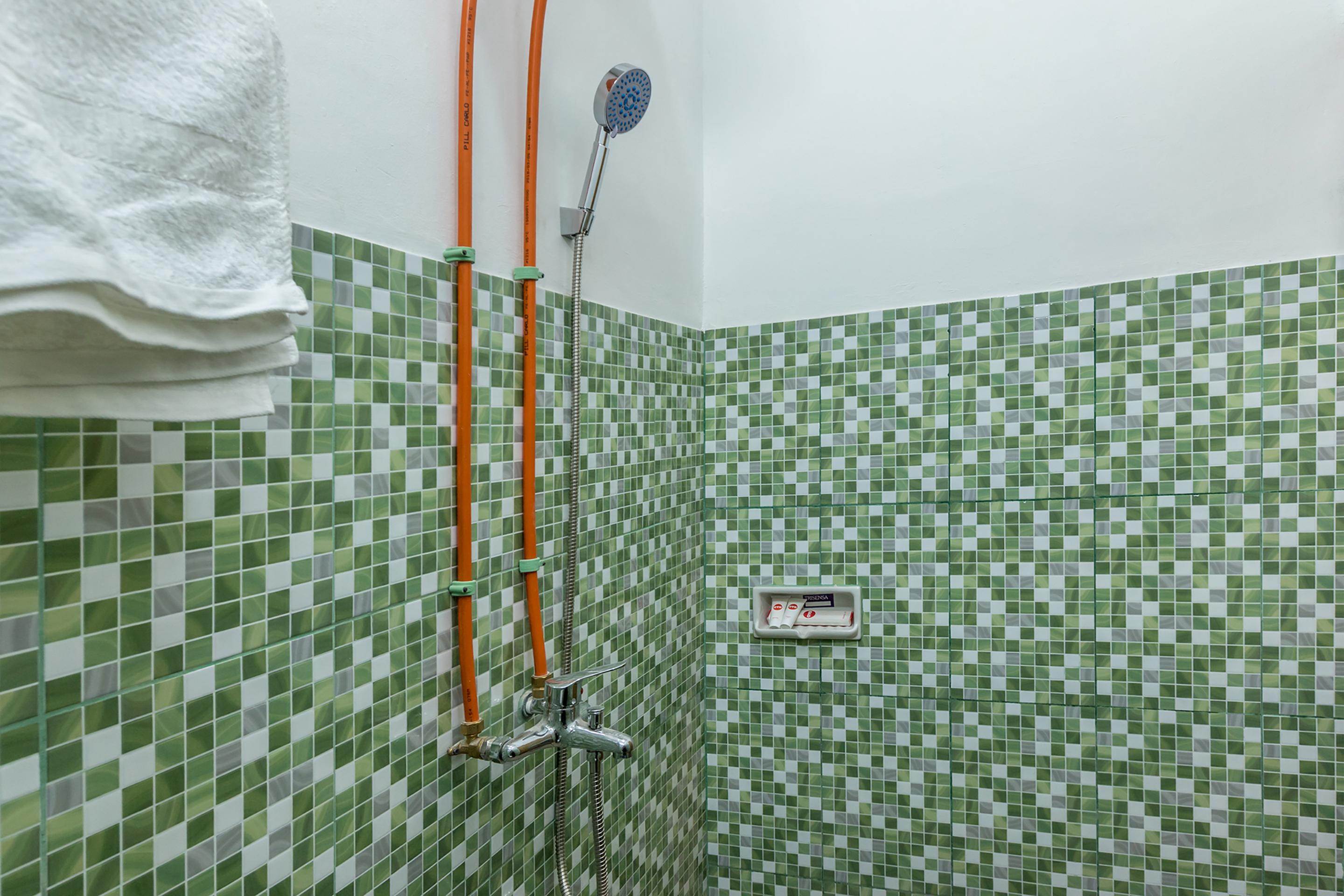 Hotel Super Oyo 1487 Khoe
