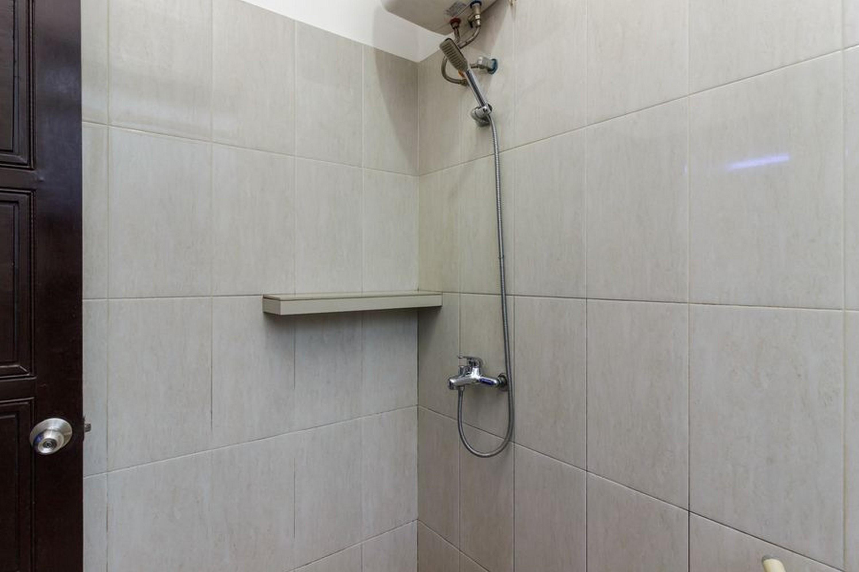 Guest house Reddoorz Premium @ Ampera Raya 2