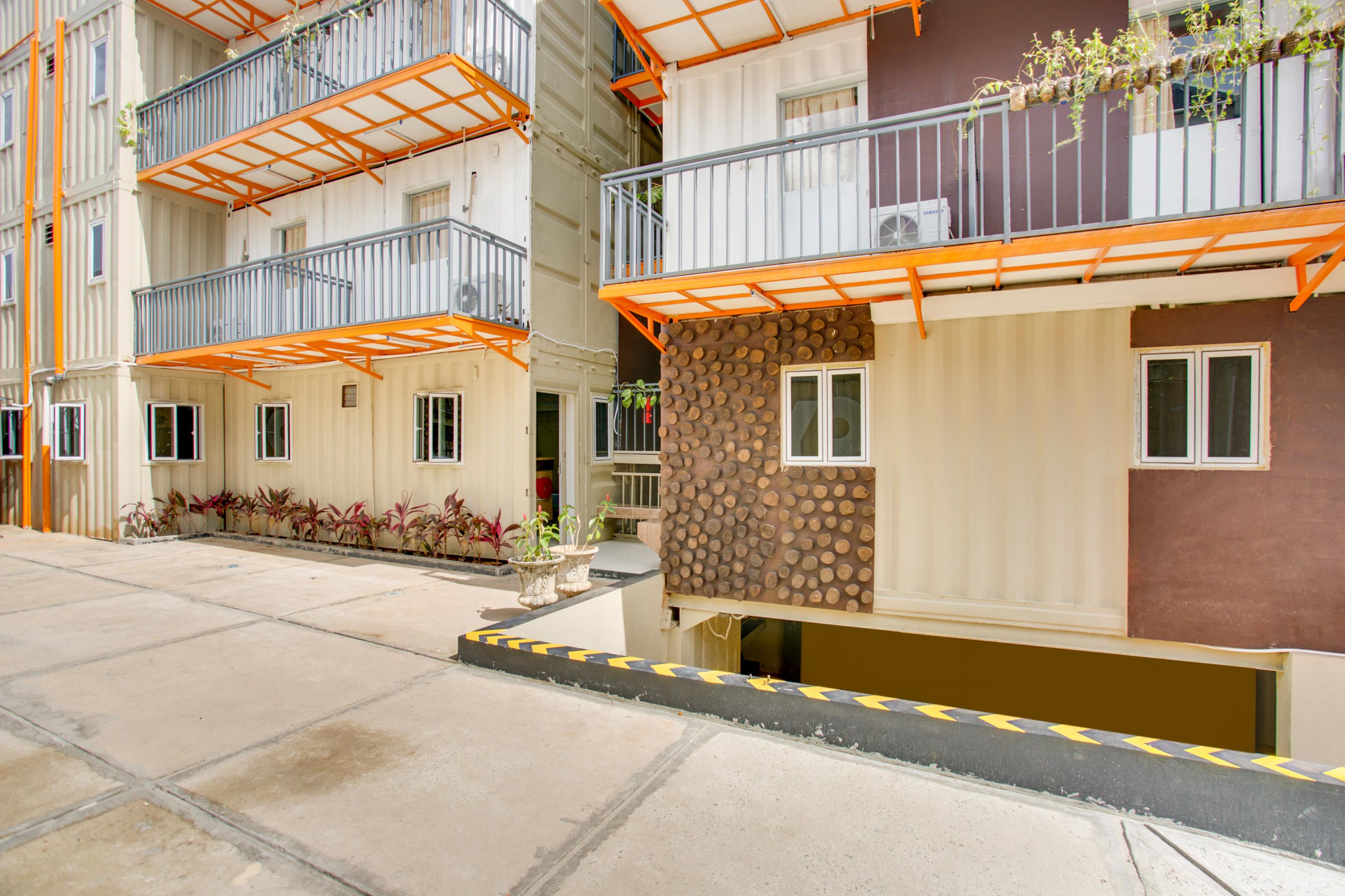 Oyo 3300 Nadjara Syariah Hotel