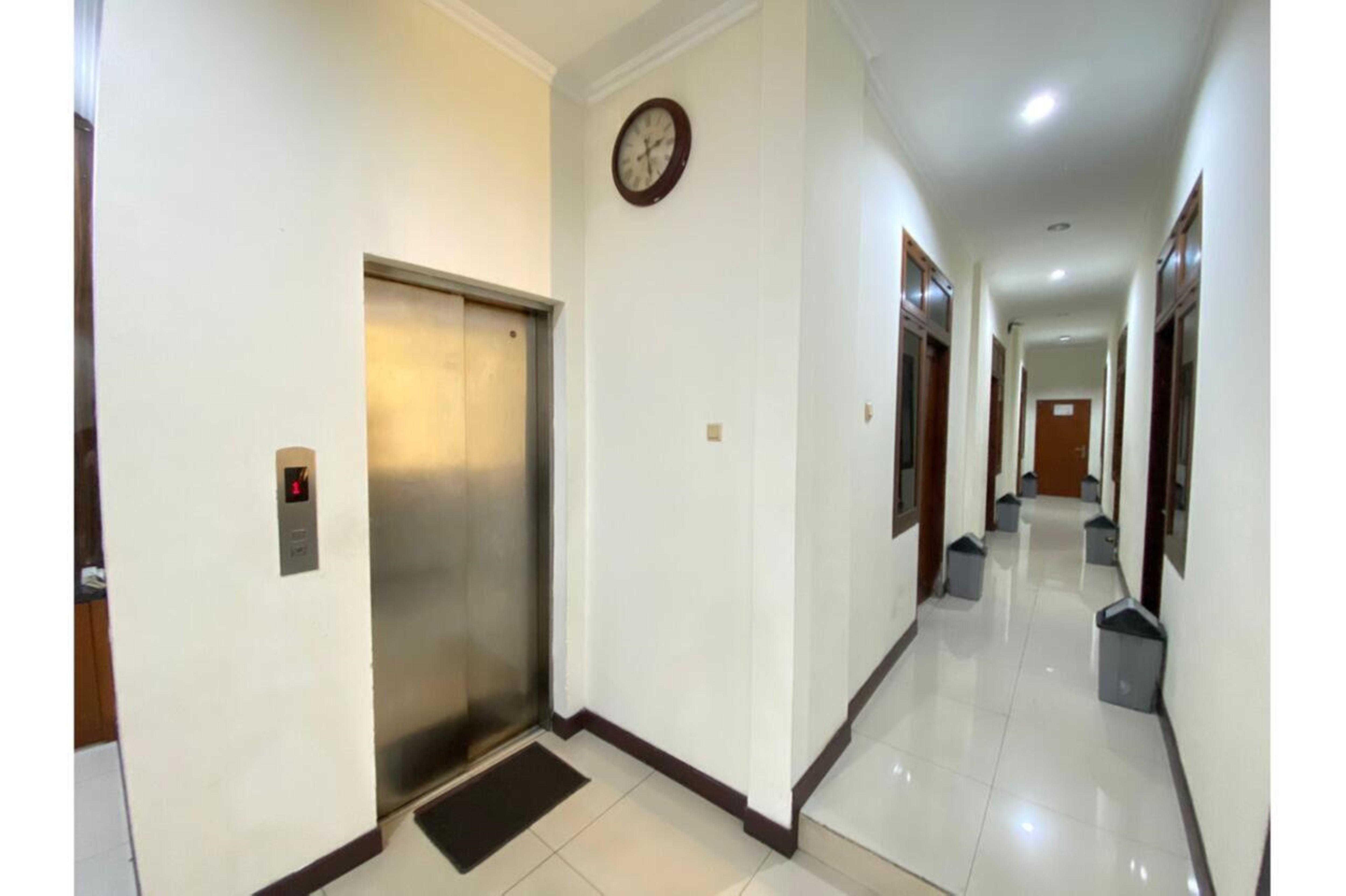 Oyo 2357 Syariah Grand Raudhah Hotel