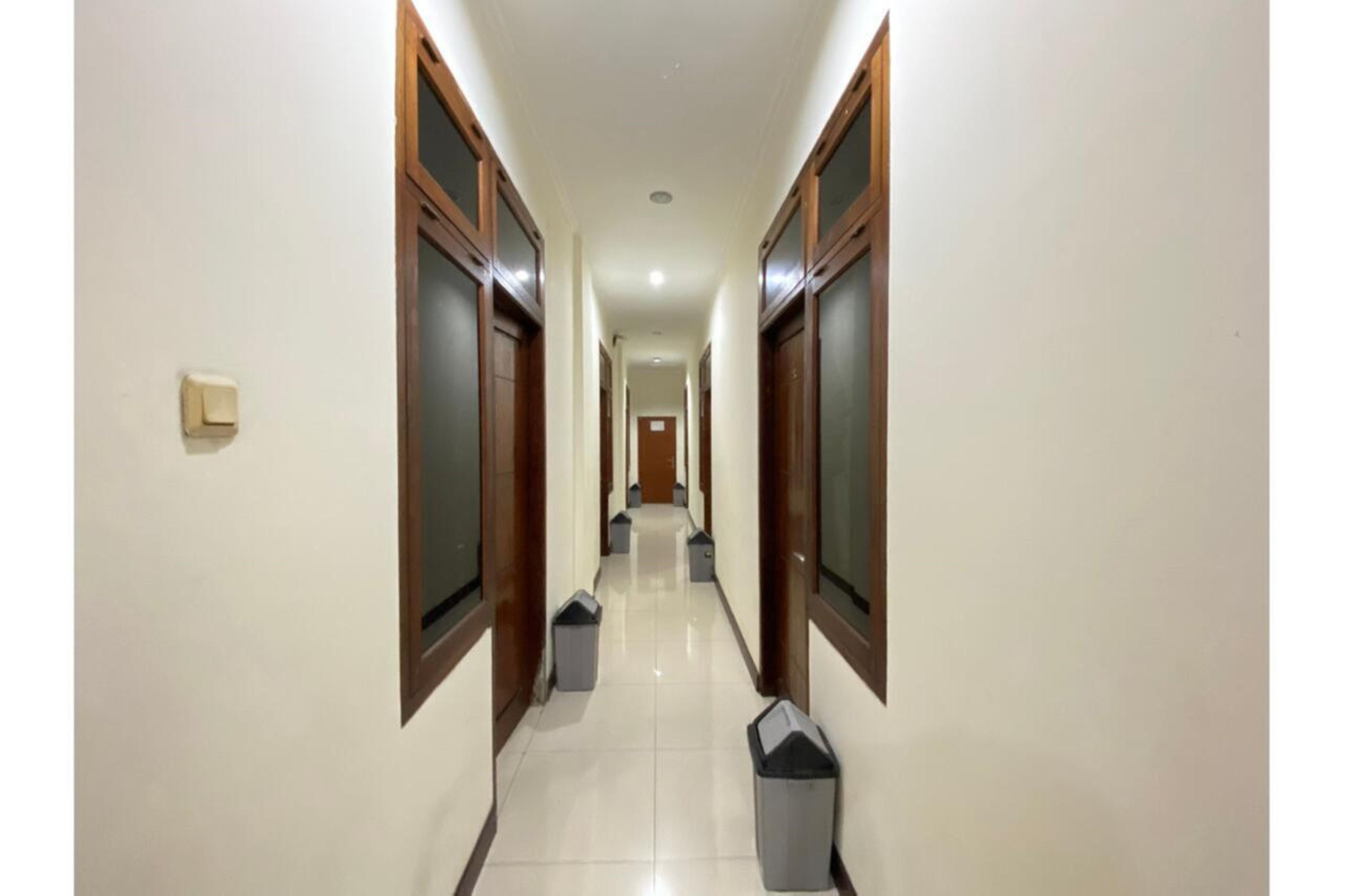 Oyo 2357 Syariah Grand Raudhah Hotel Jakarta