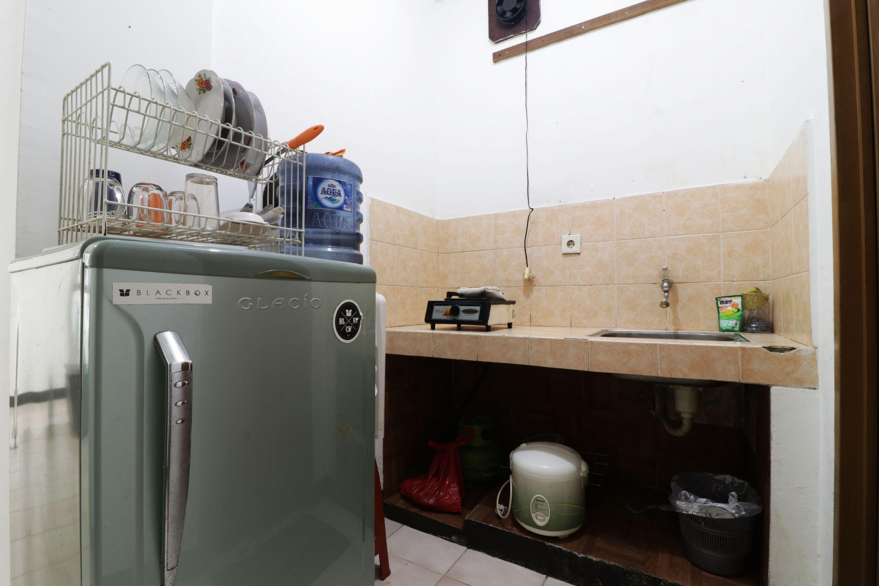 Rent House Center At Mediterania Gajah Mada Apartment *
