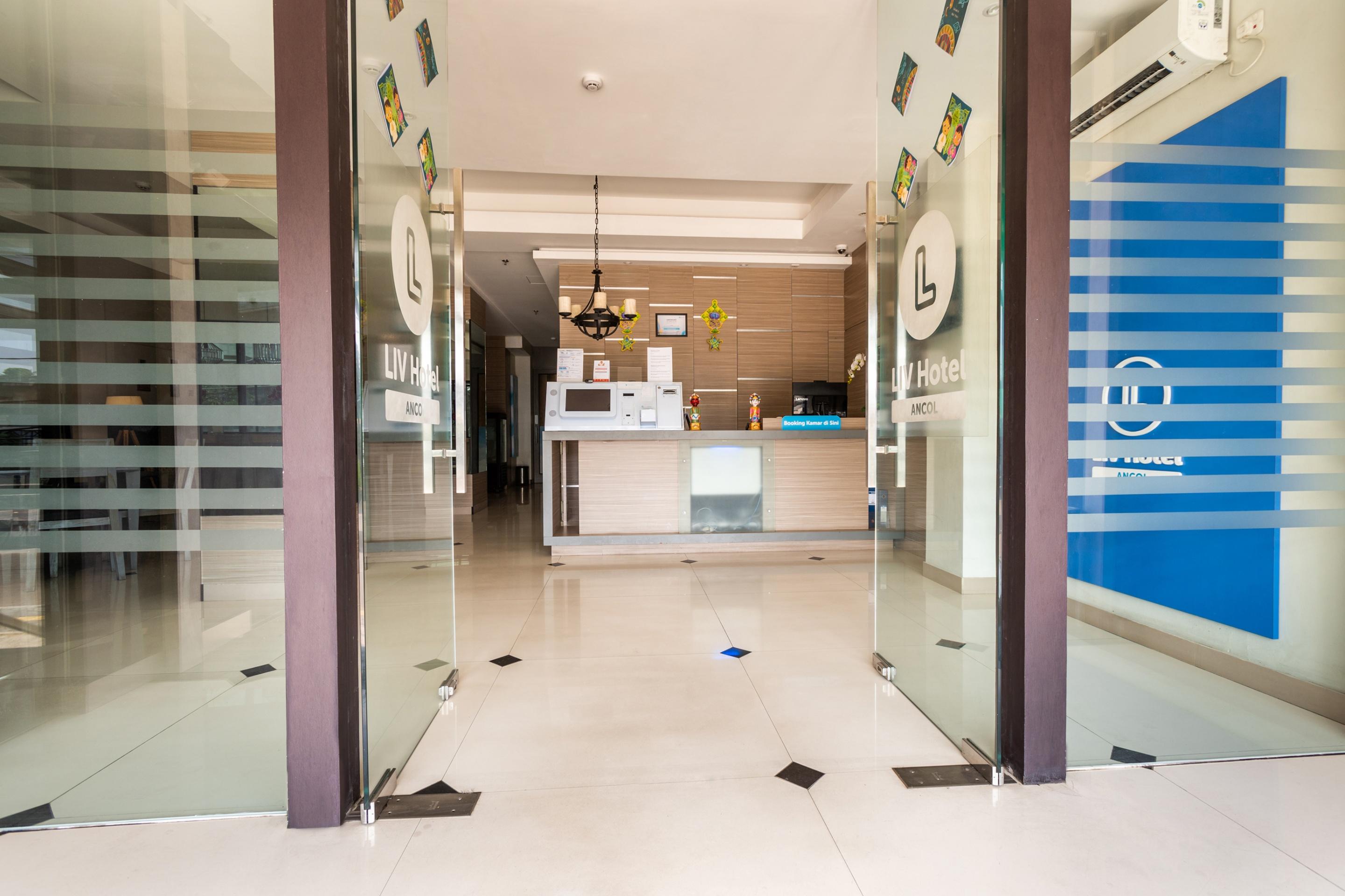 Sans Liv Ancol By Reddoorz Hotel 3*