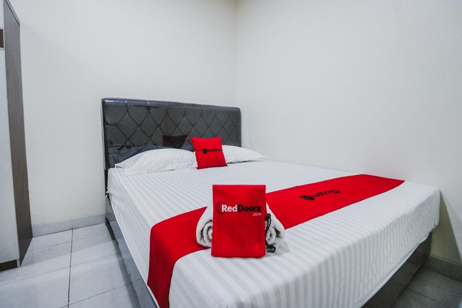 Guest house Reddoorz Near Semanggi