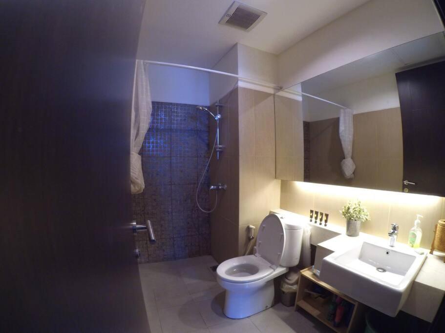 Strategic Cozy Hang Out Apartment, Gp Plaza Apartment