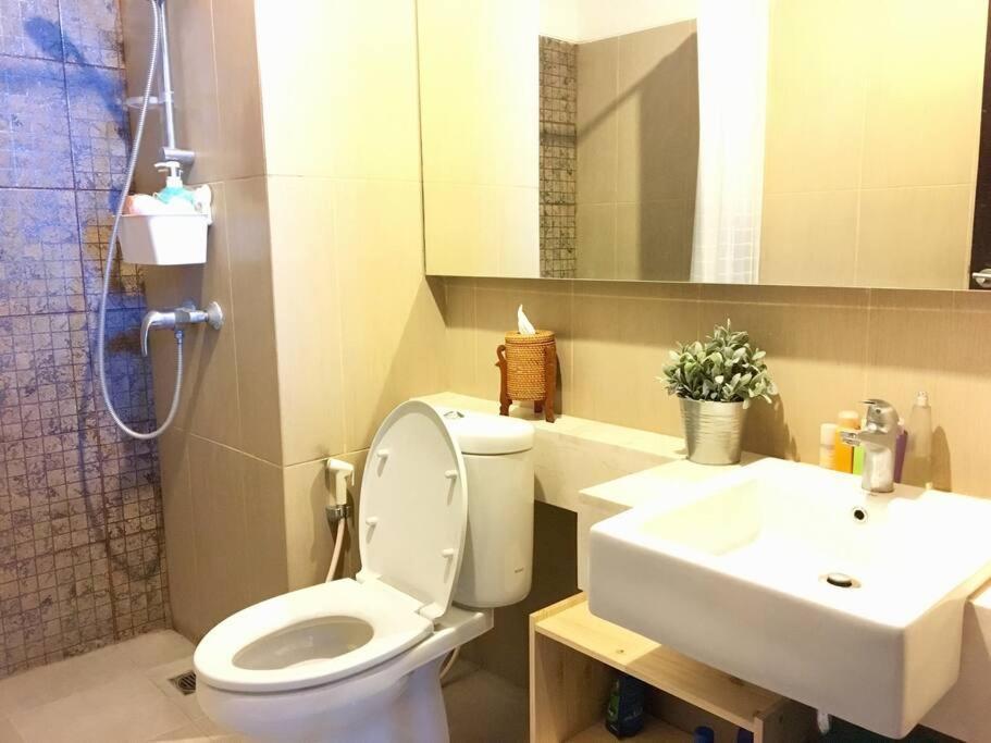 Strategic Cozy Hang Out Apartment, Gp Plaza