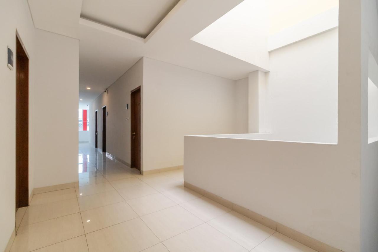 Urbanview Casa Kota Mangga Besar