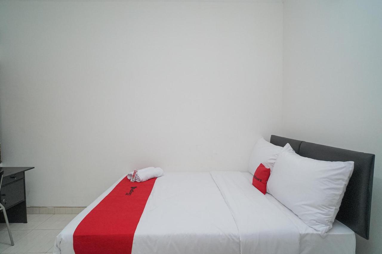 Reddoorz Near Rs Patria Ikkt Hotel *