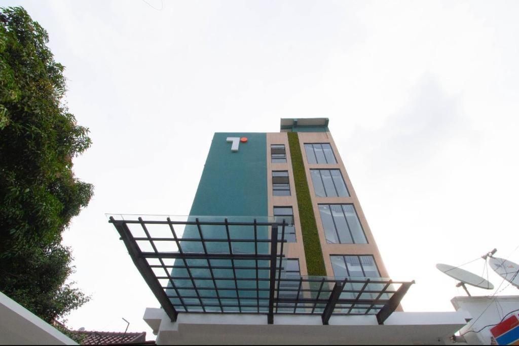 Hotel Tenun Coliving Jakarta