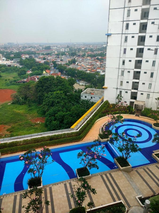 Toptravel Bassura * Jakarta