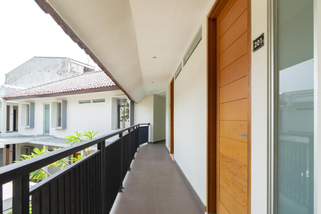 Reddoorz Near Transmart Kalimalang *