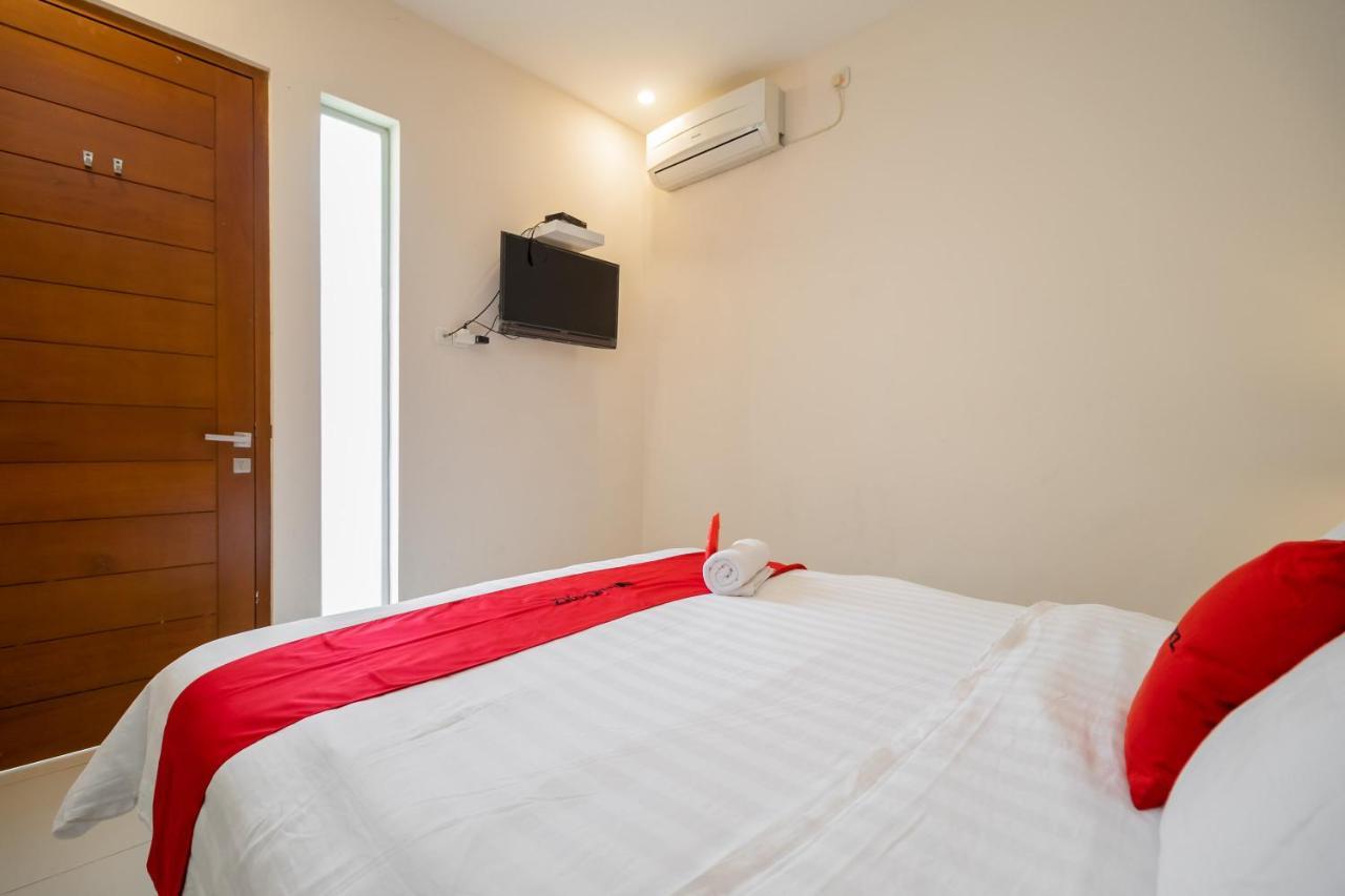 Reddoorz Near Transmart Kalimalang Hostel
