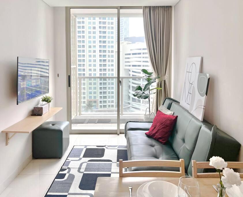 Apartment Cozy 3br At Taman Anggrek Jakarta