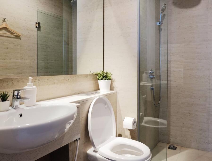 Apartment Comfy 3 Bedroom At Taman Anggrek Jakarta