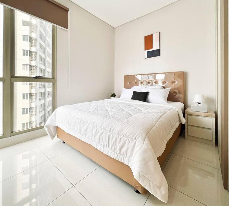 Comfy 3 Bedroom At Taman Anggrek Apartment Jakarta