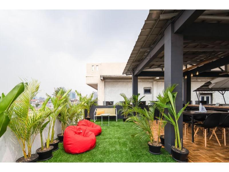 Aparthotel Cove T63 *