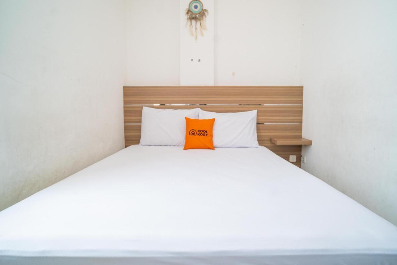 Hotel Koolkost Near Mangga Besar Station