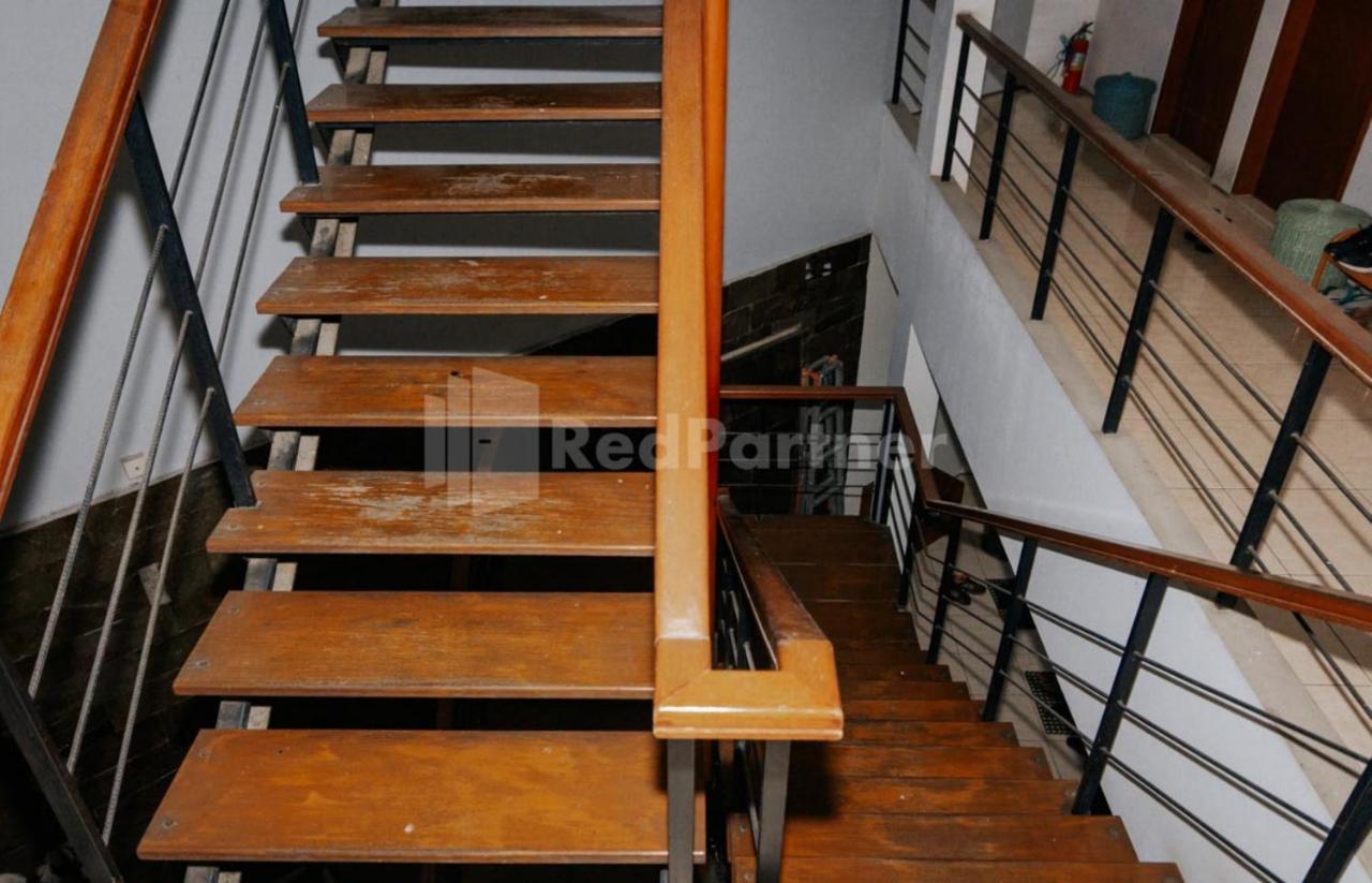De Lugano Scbd Syariah Mitra Reddoorz Hotel