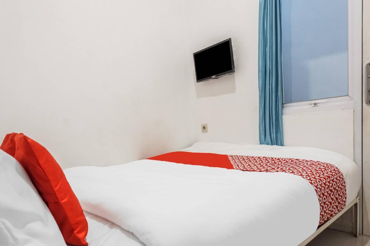 Super Oyo 91074 Stariez Senen Syariah Jakarta