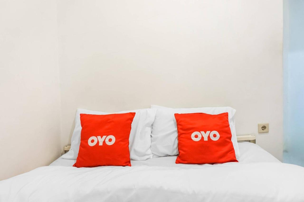 Hotel Super Oyo 91074 Stariez Senen Syariah