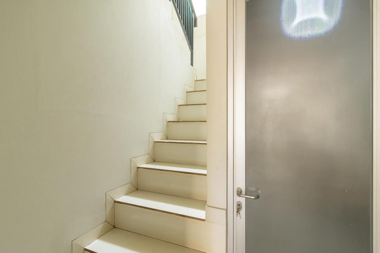 Hostel Reddoorz Near Transmart Kalimalang