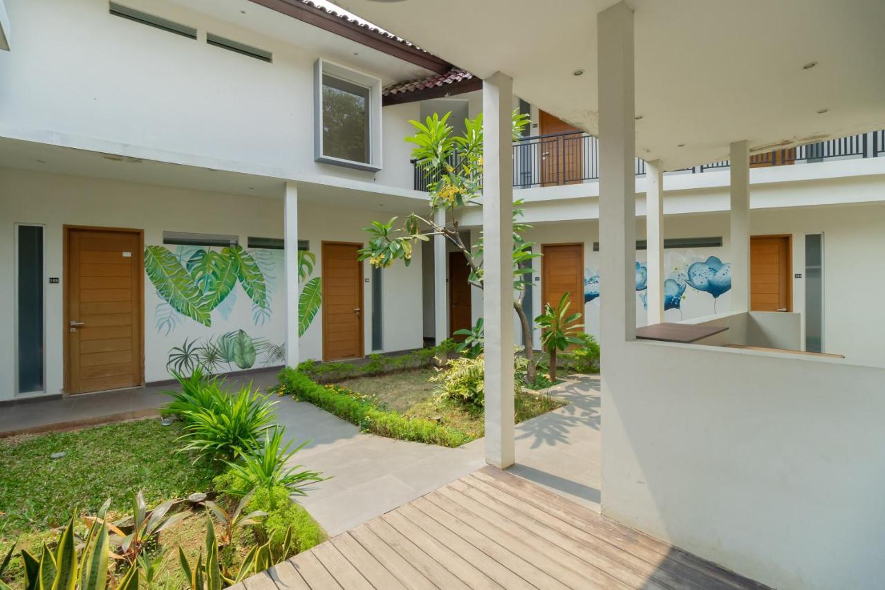 Reddoorz Near Transmart Kalimalang *